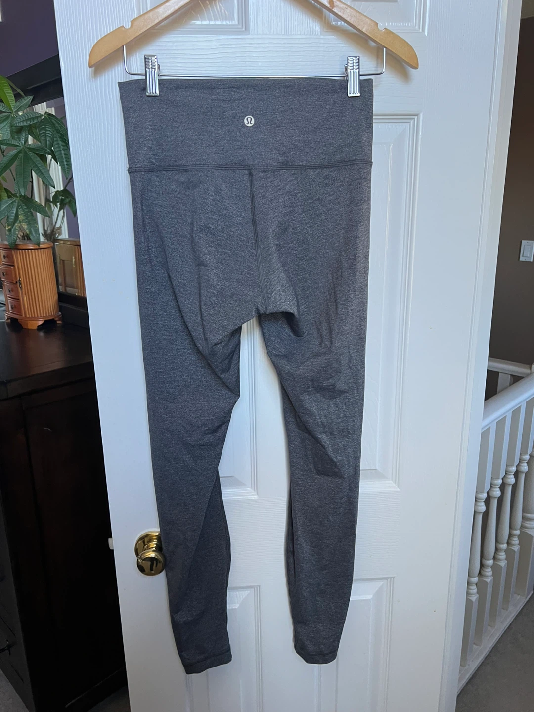 Lululemon full length high waisted leggings size 8 - photo 2