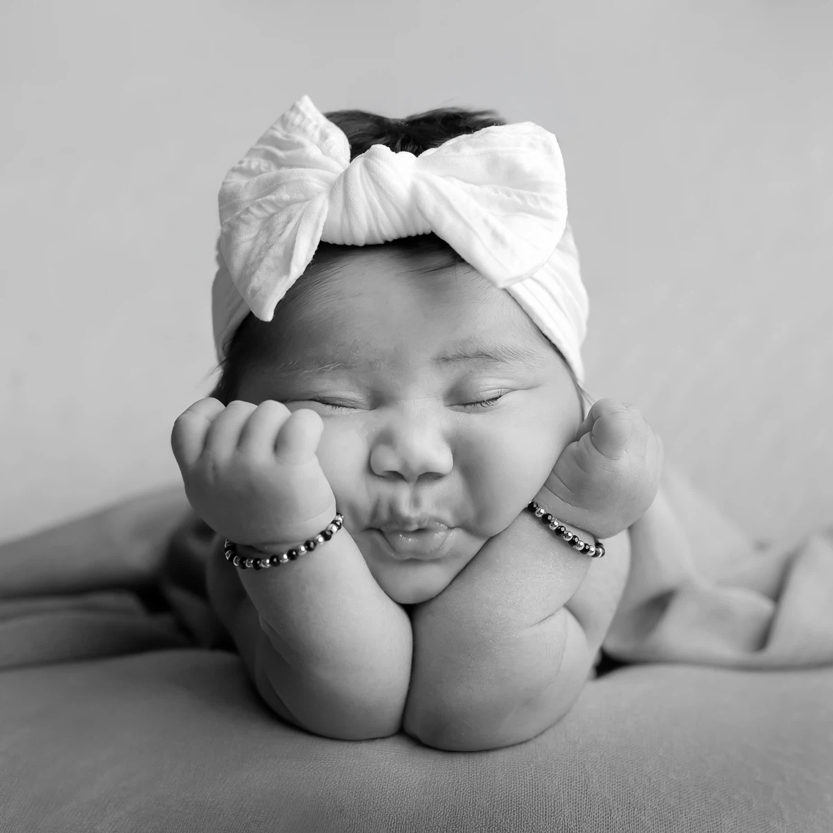 Newborn Photography Studio | Cambridge, ON | Heartbeat Creation - photo 3
