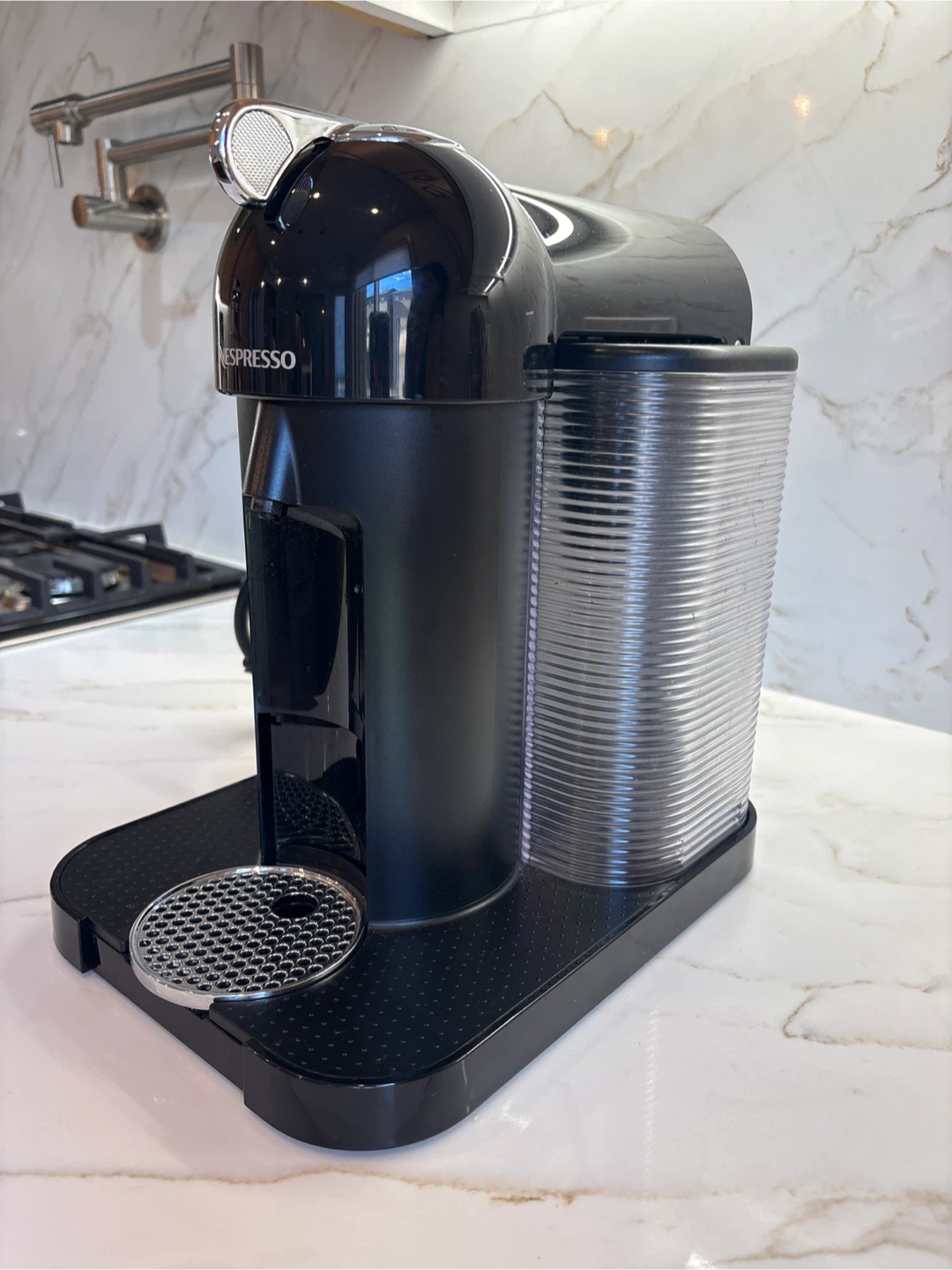 Nespresso Vertuo coffee machine - photo 2