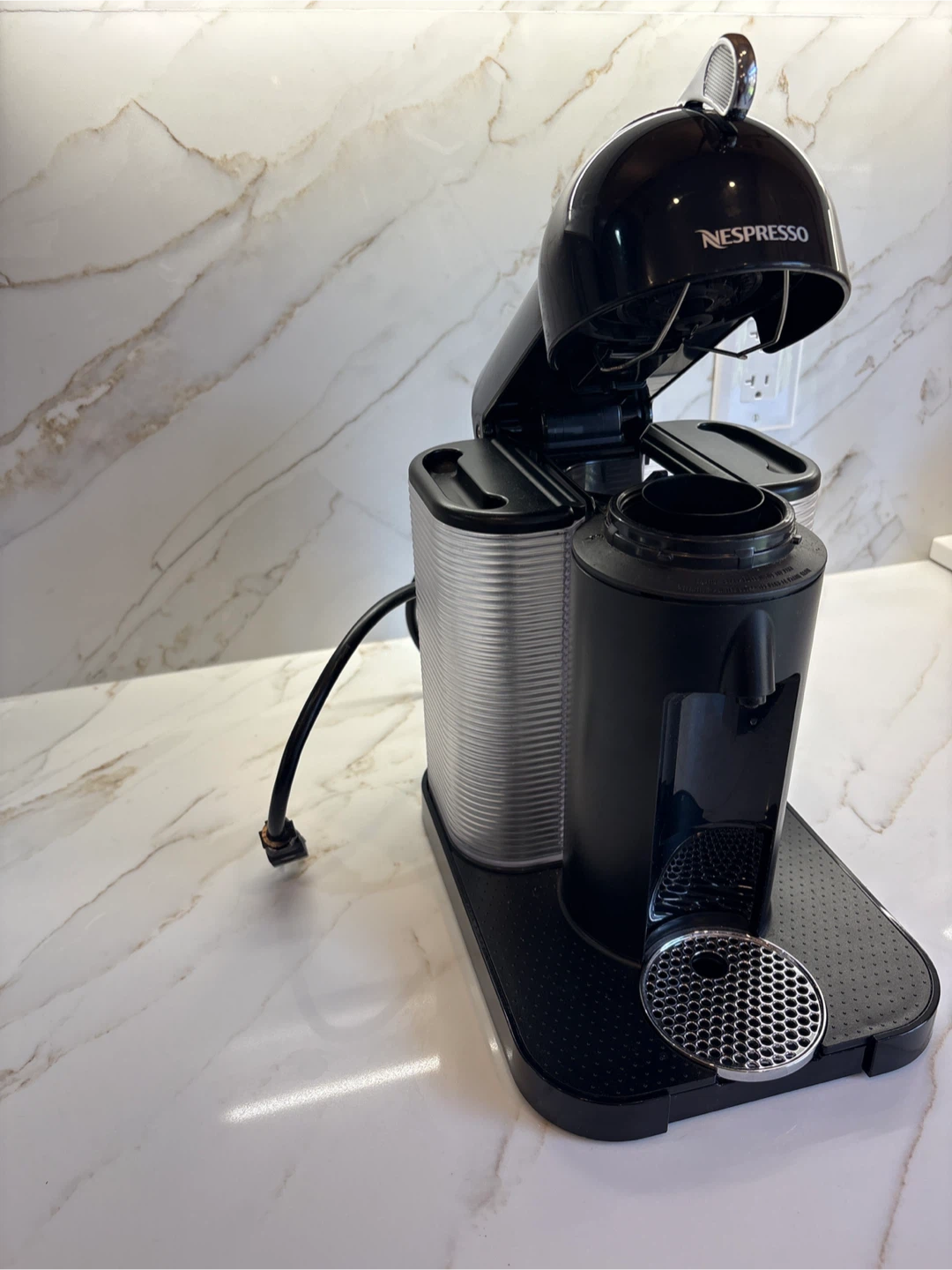 Nespresso Vertuo coffee machine - photo 3