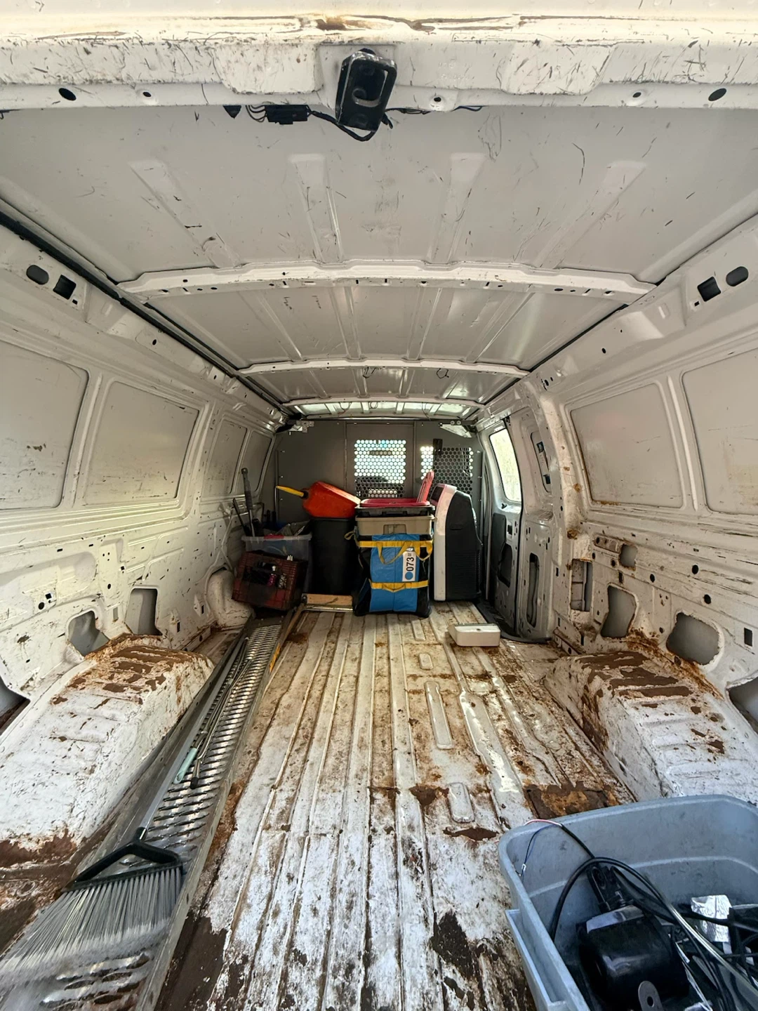 2010 Ford E-250 Series Cargo Van - photo 3