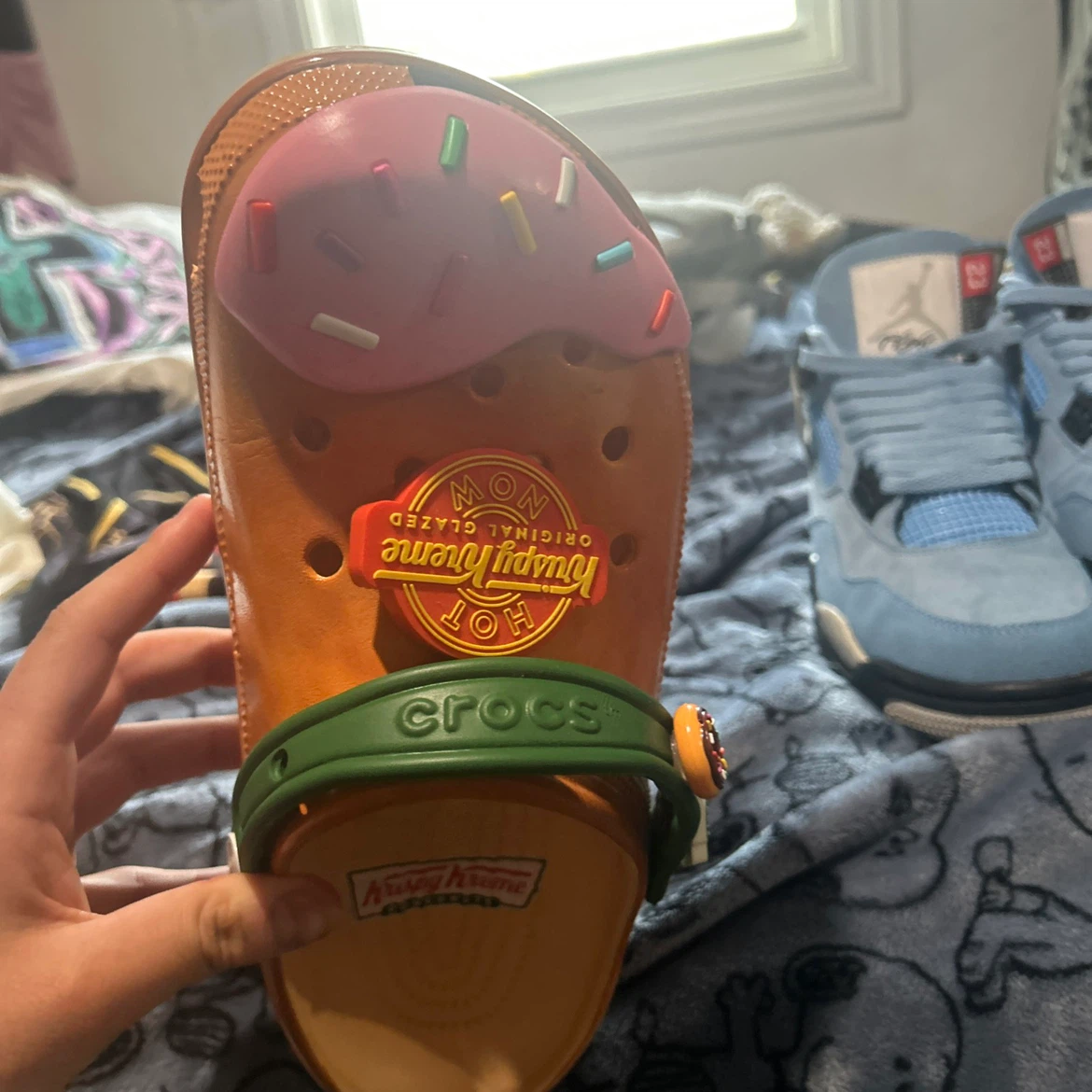 Krispy Kreme x Crocs Clogs - photo 3