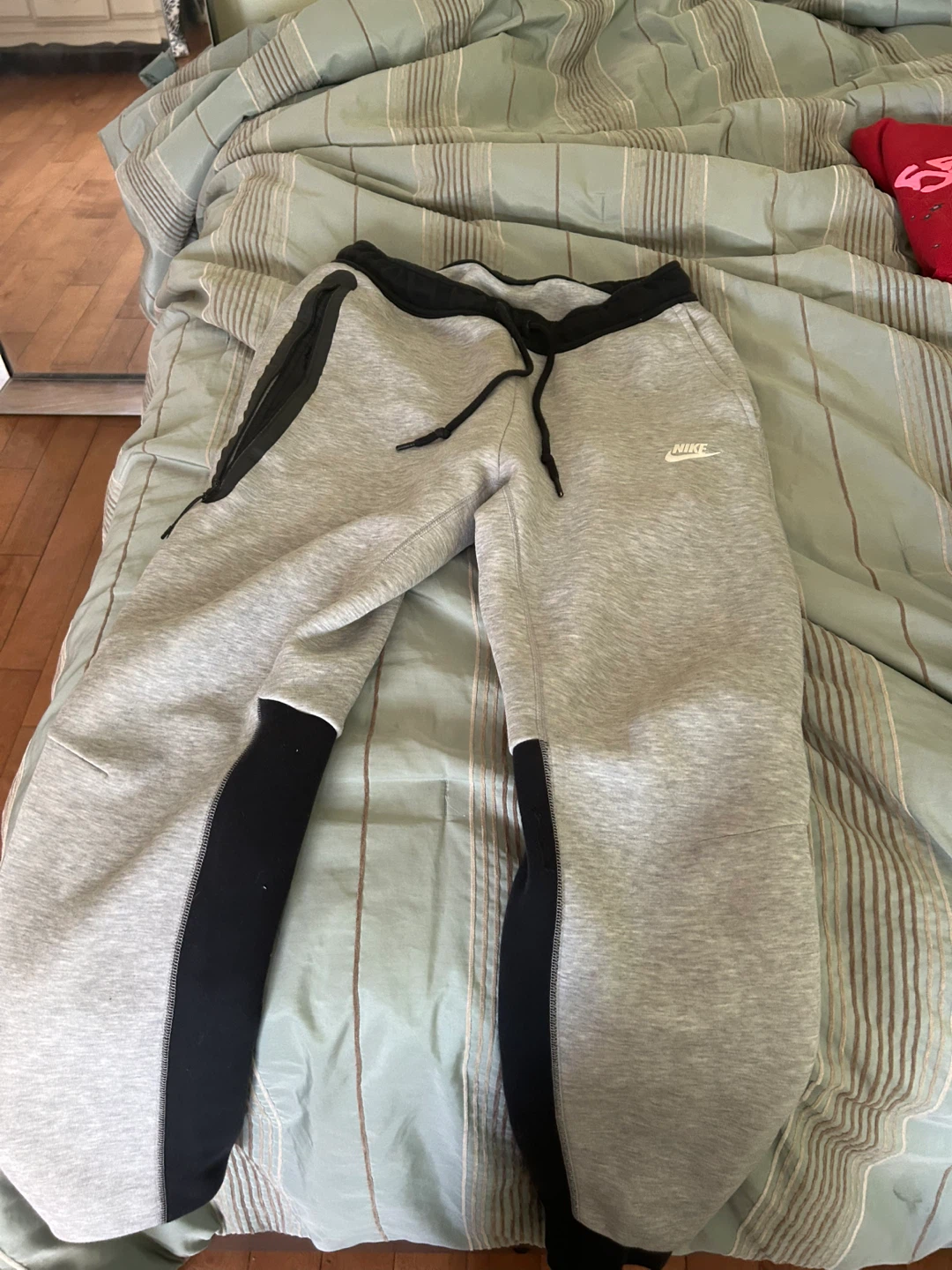 Nike Tech Fleece Joggers Grey