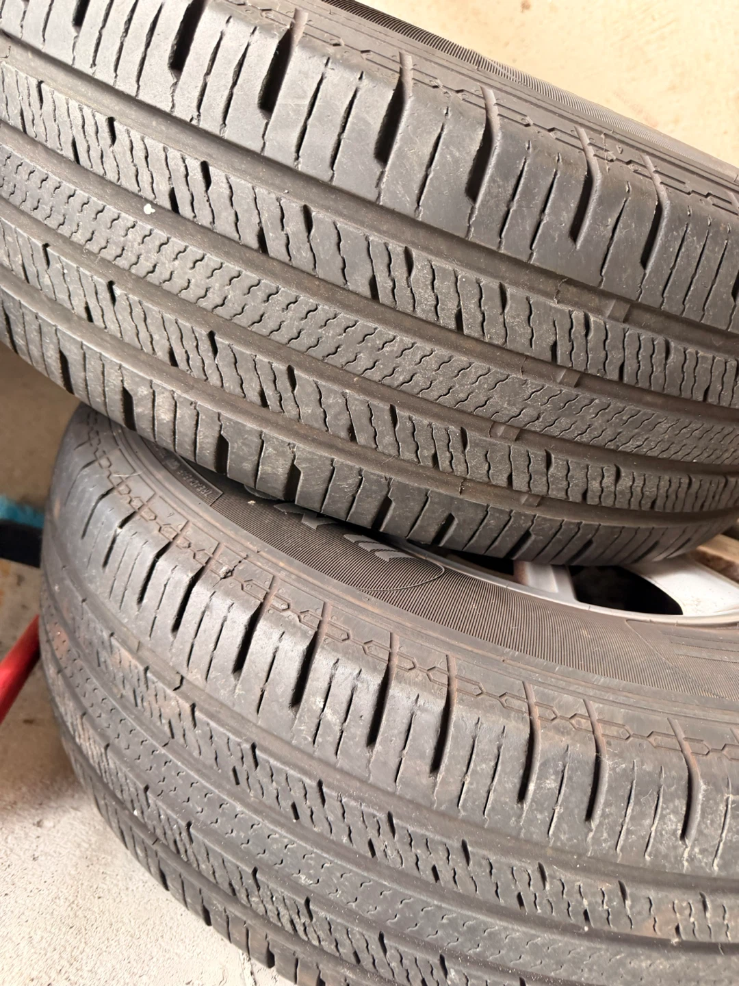 4 Motomaster Hydra Edge Tour Tires with RTX Rims - photo 3
