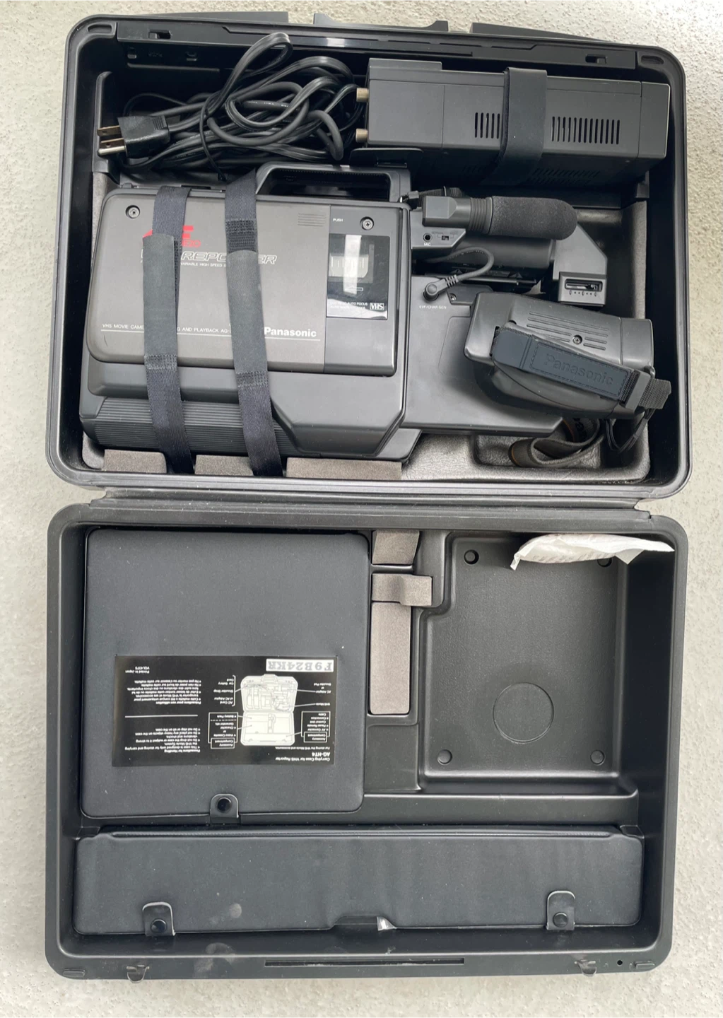 Vintage Panasonic AF Piezo Pro Line AG 180 VHS Video Camera