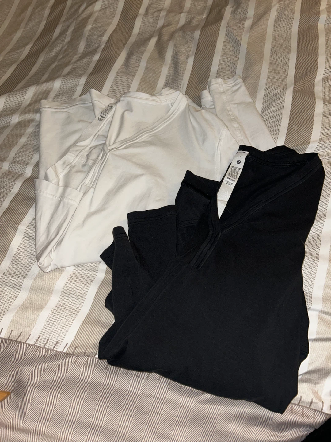 Lululemon Back In Action V-Neck Long-Sleeve Shirt - photo 3