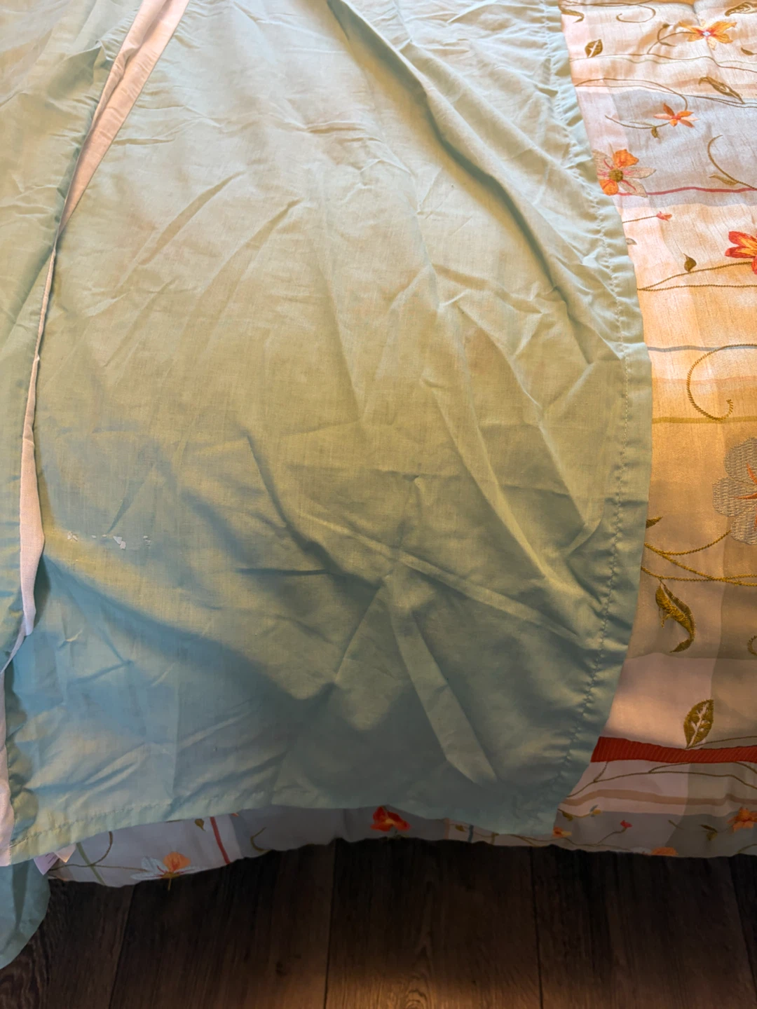 Queen size: Floral Embroidered Bedding Set - photo 5