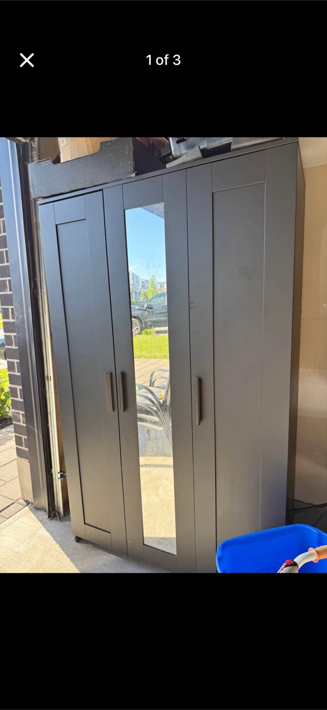 Wardrobe/Armoire