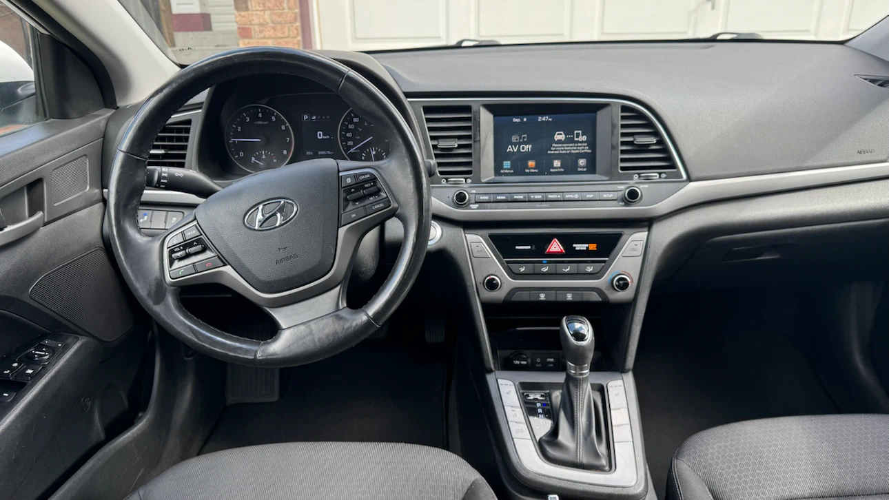 2018 Hyundai Elantra Limited - photo 2