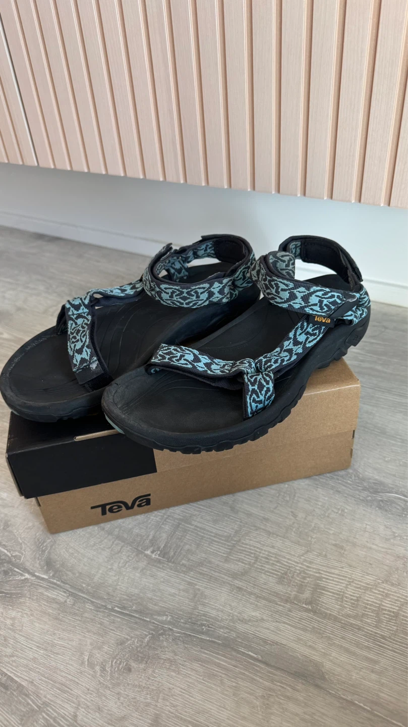 Teva Hurricane 4 Women's Sandals Size 8