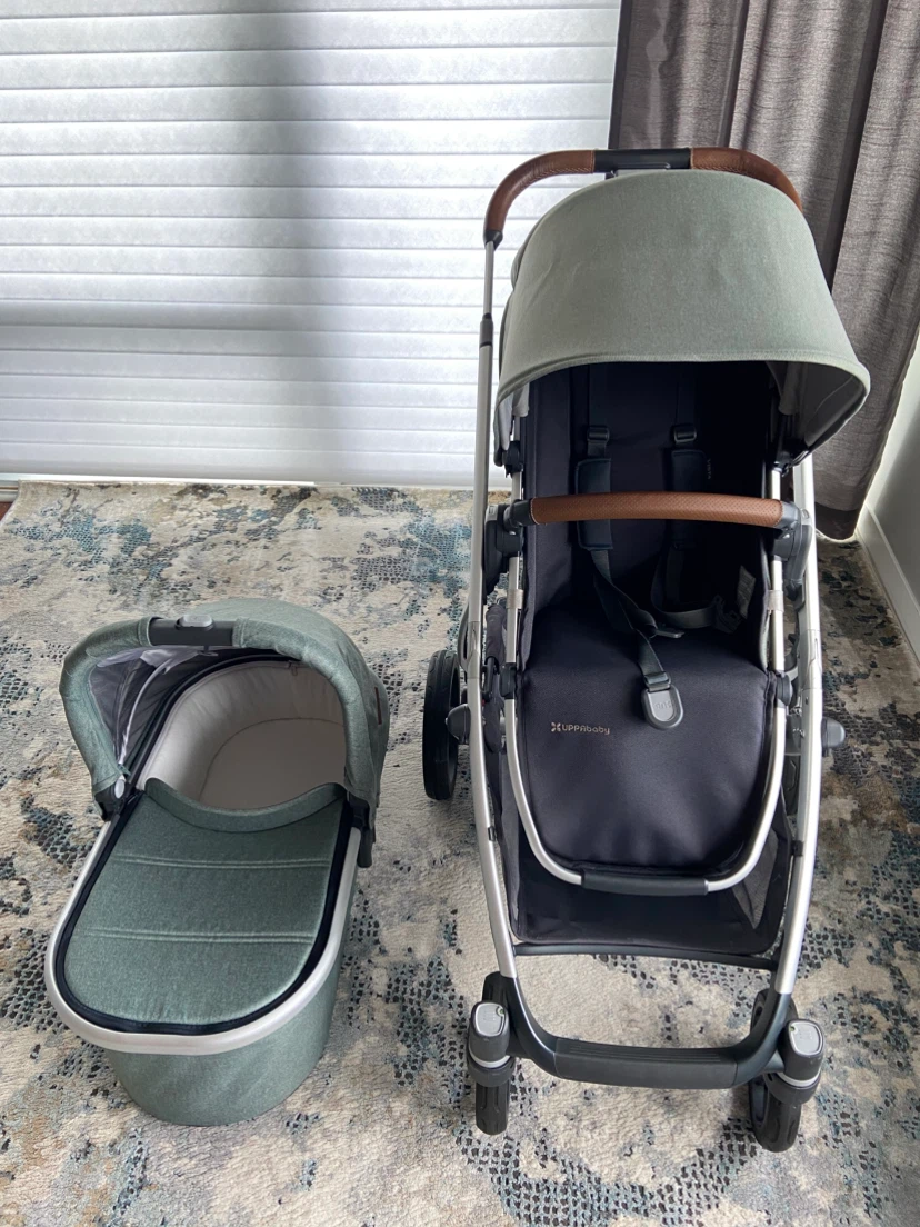 Uppababy Vista V2 stroller and bassinet