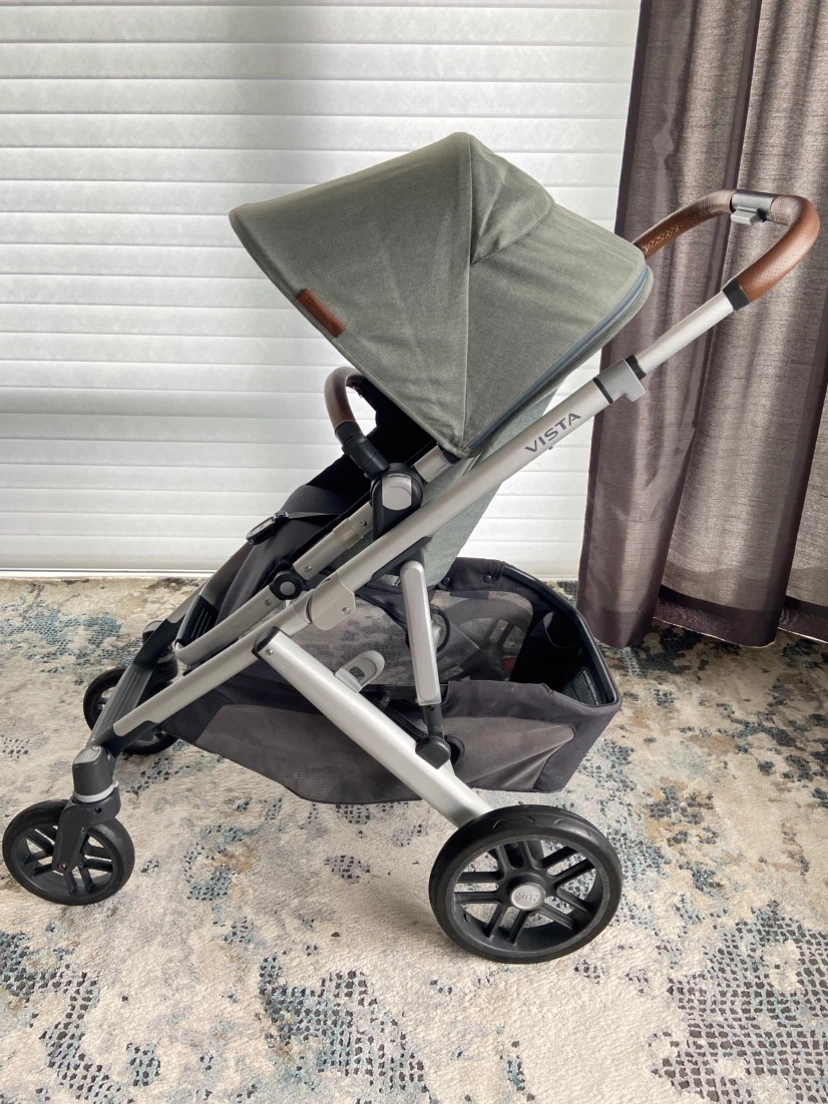 Uppababy Vista V2 stroller and bassinet - photo 2