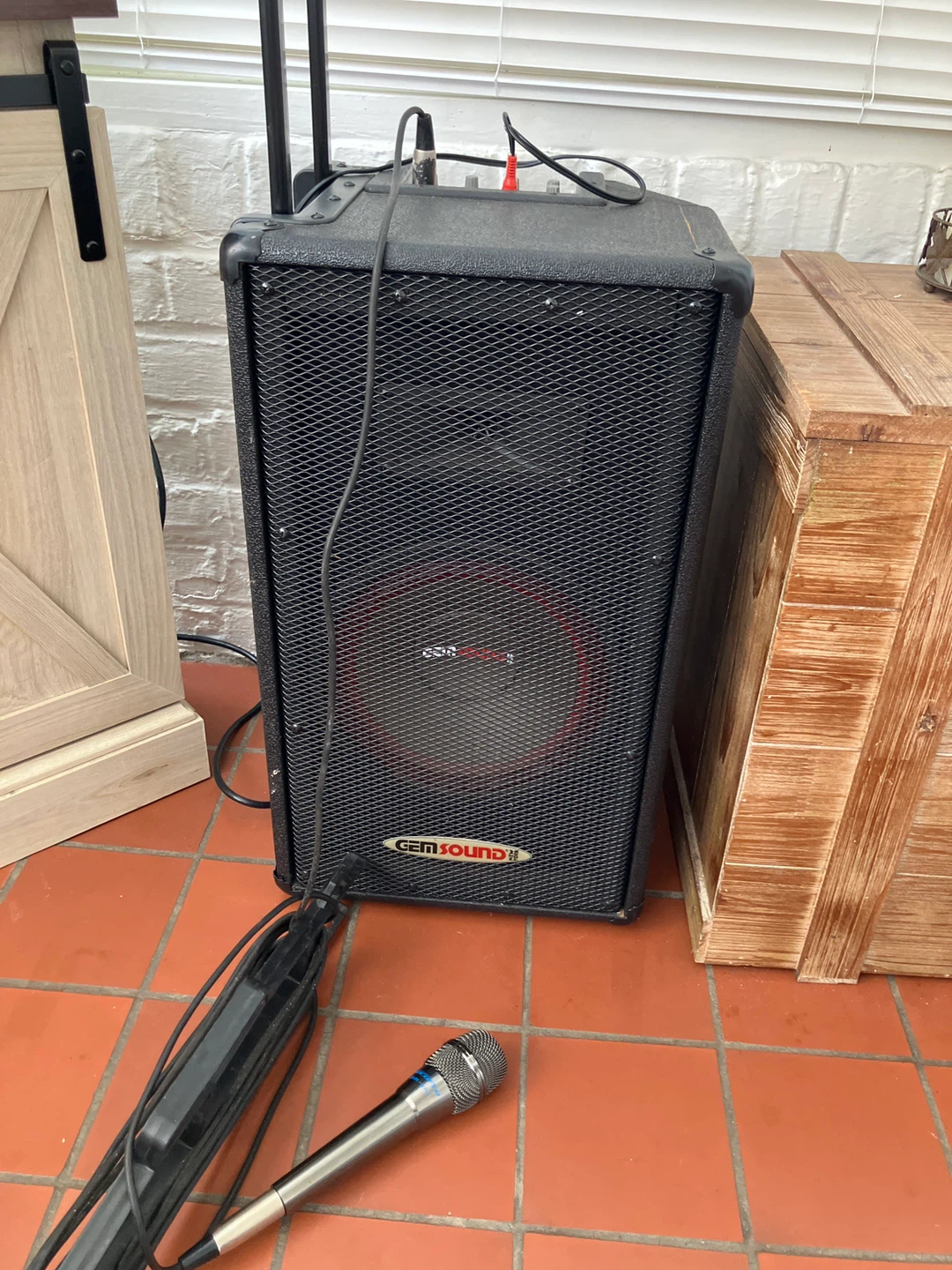 Gem Sound Portable PA Speaker with Microphone