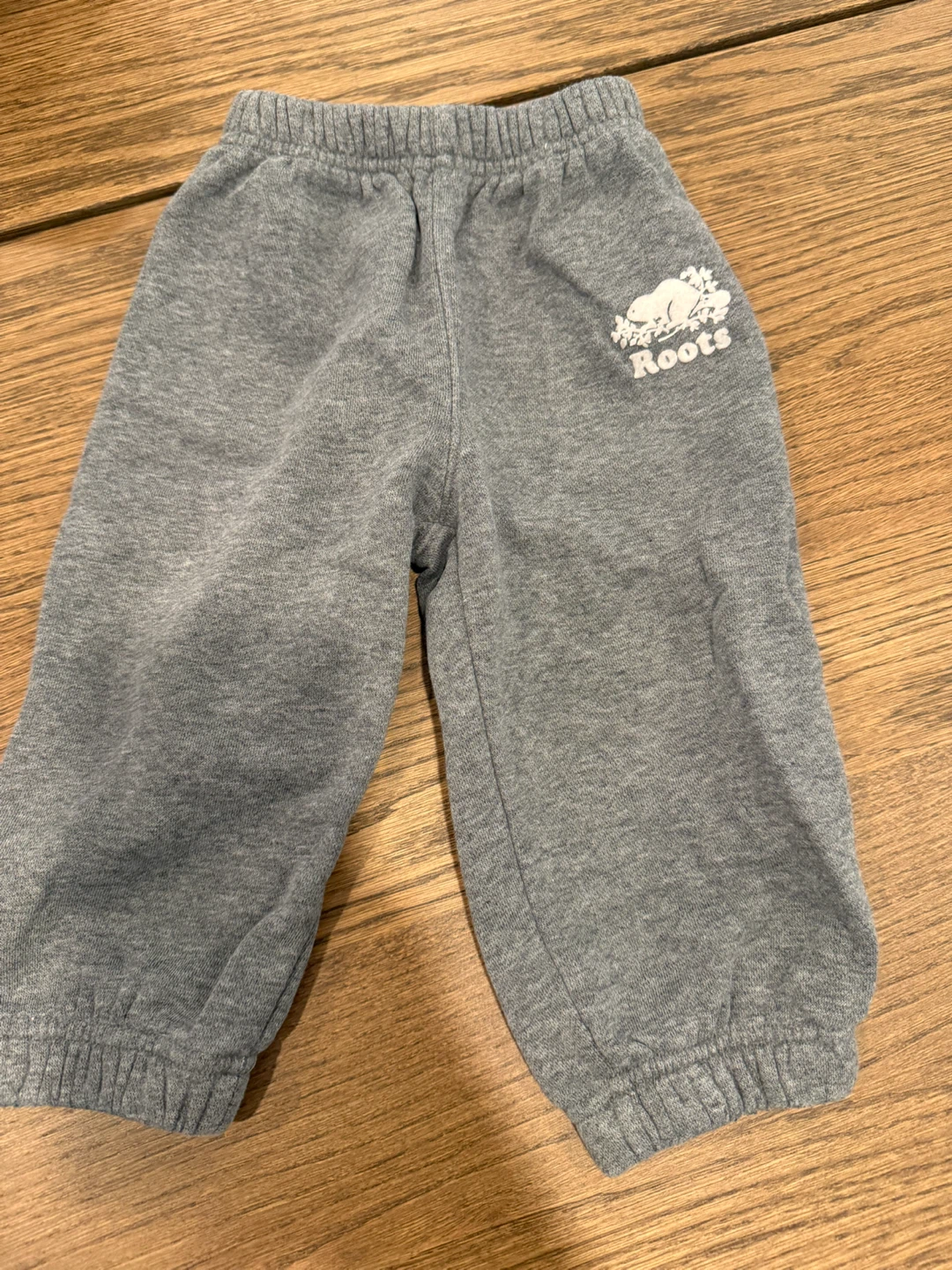 Roots Baby Grey Fleece Sweatshirt and Pants Set - photo 4