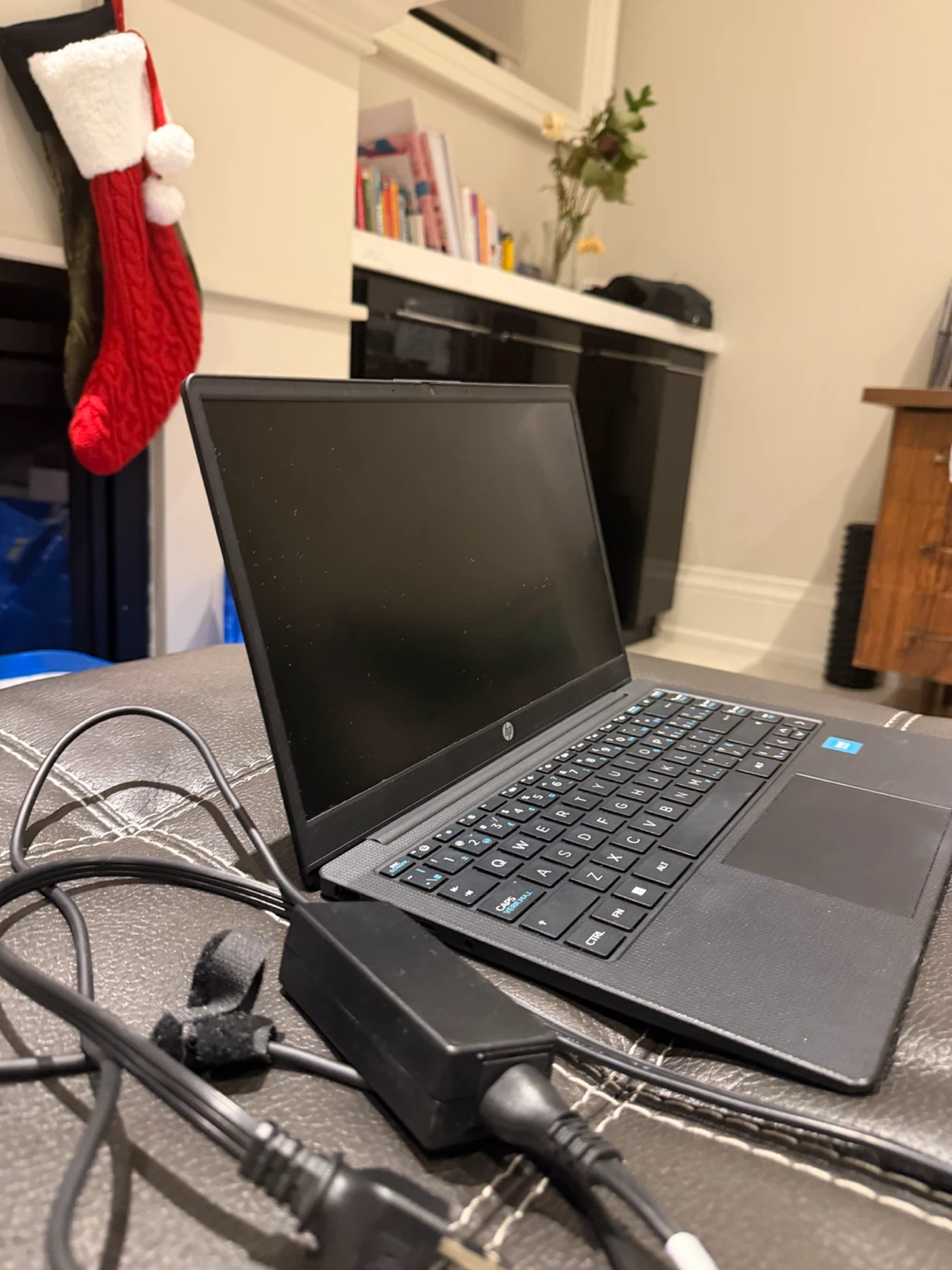 HP Laptop 14 - photo 2