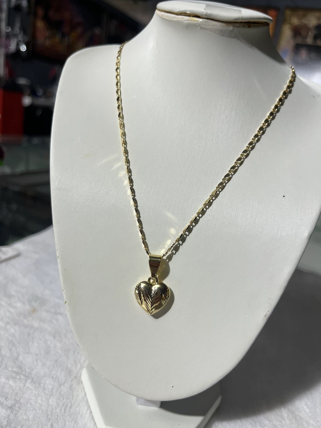 Gold Heart Pendant Necklace - photo 3