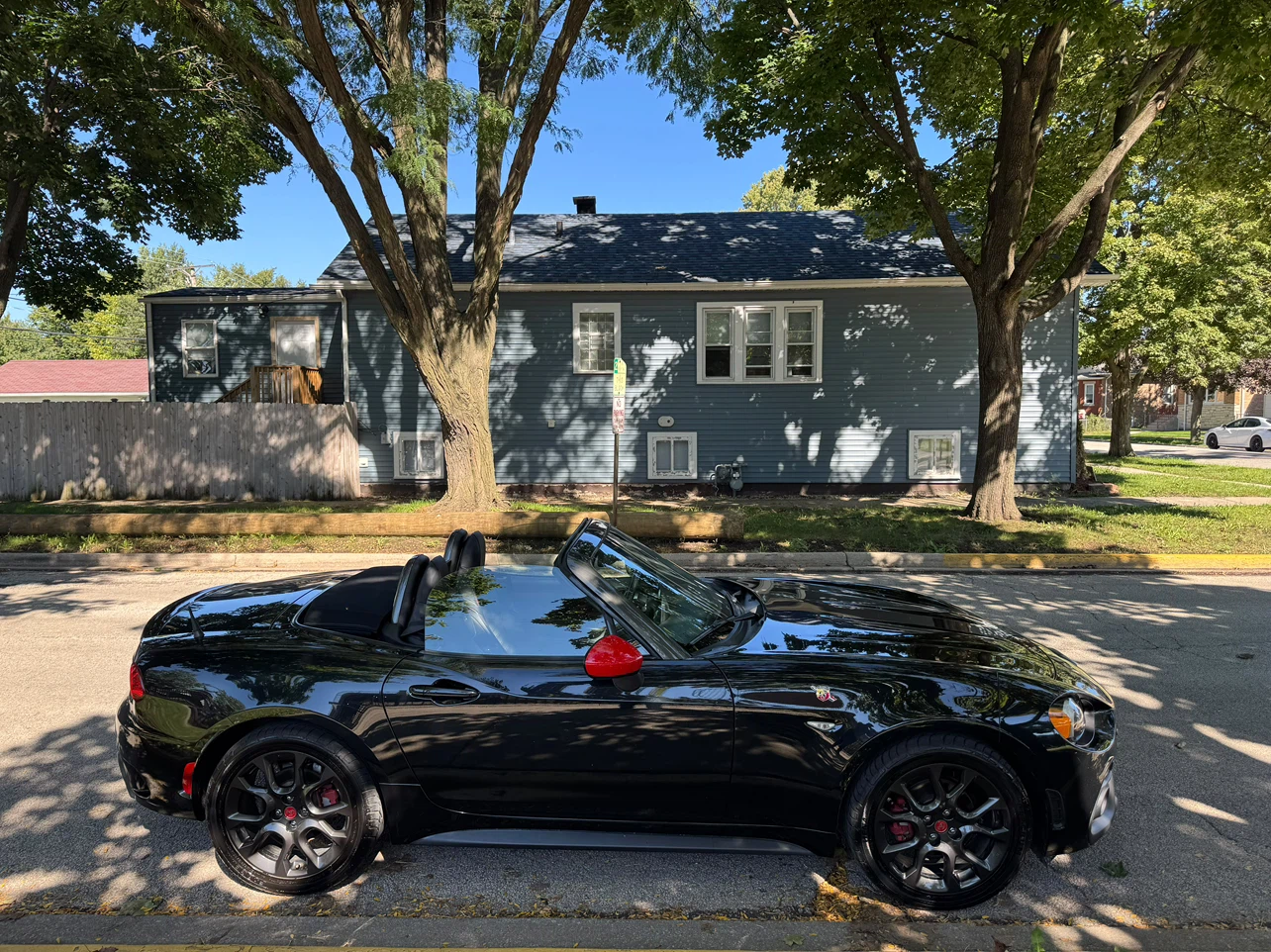 217 Fiat 124 Spider Abarth Convertible - photo 2