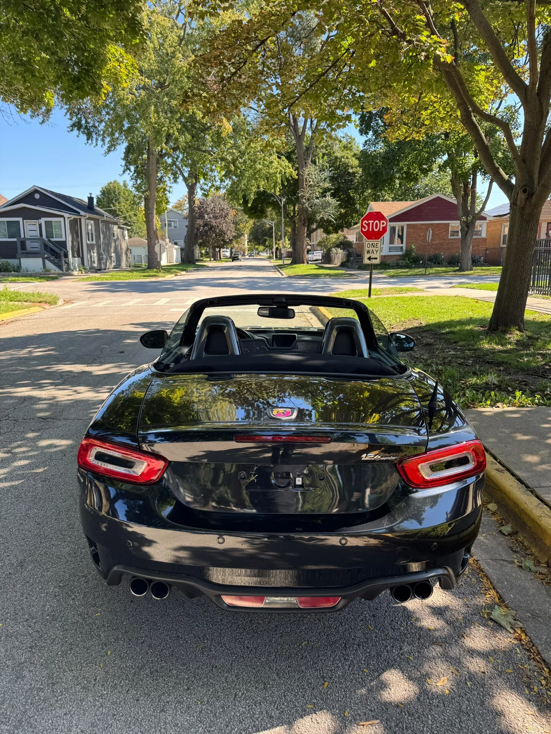 217 Fiat 124 Spider Abarth Convertible - photo 3