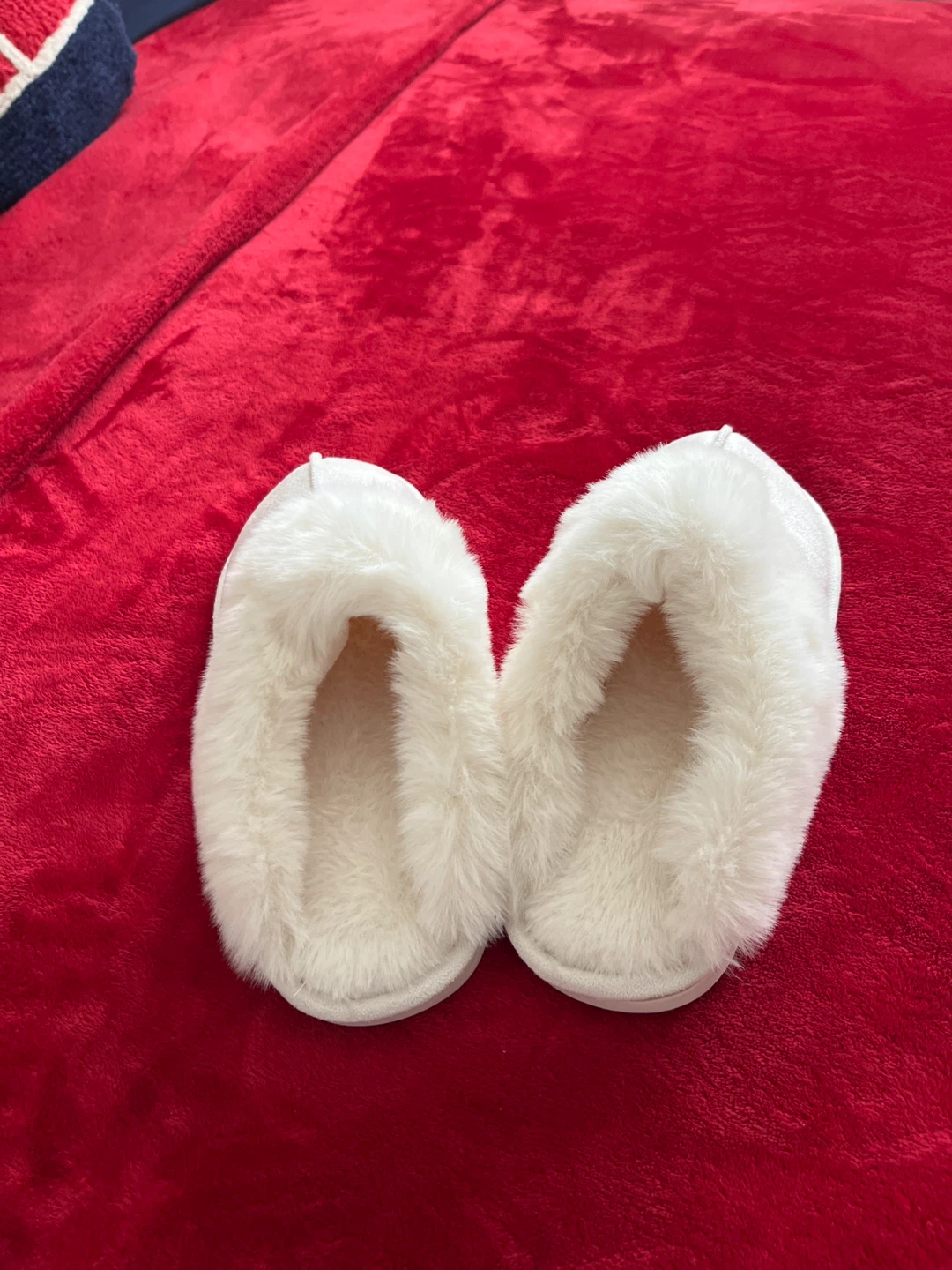 White Faux Fur Slippers - photo 3