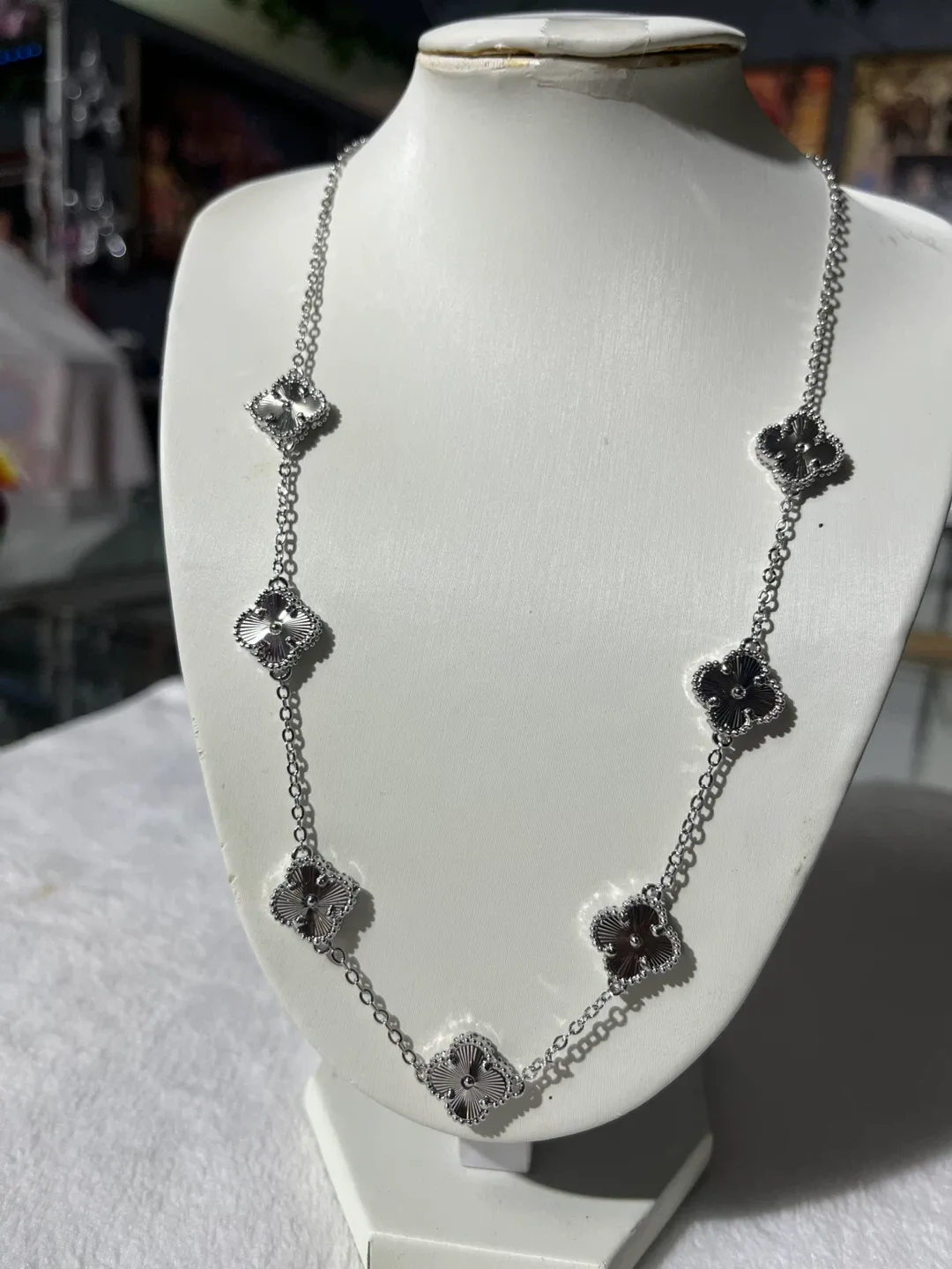 Silver-Tone Clover Motif Necklace - photo 2