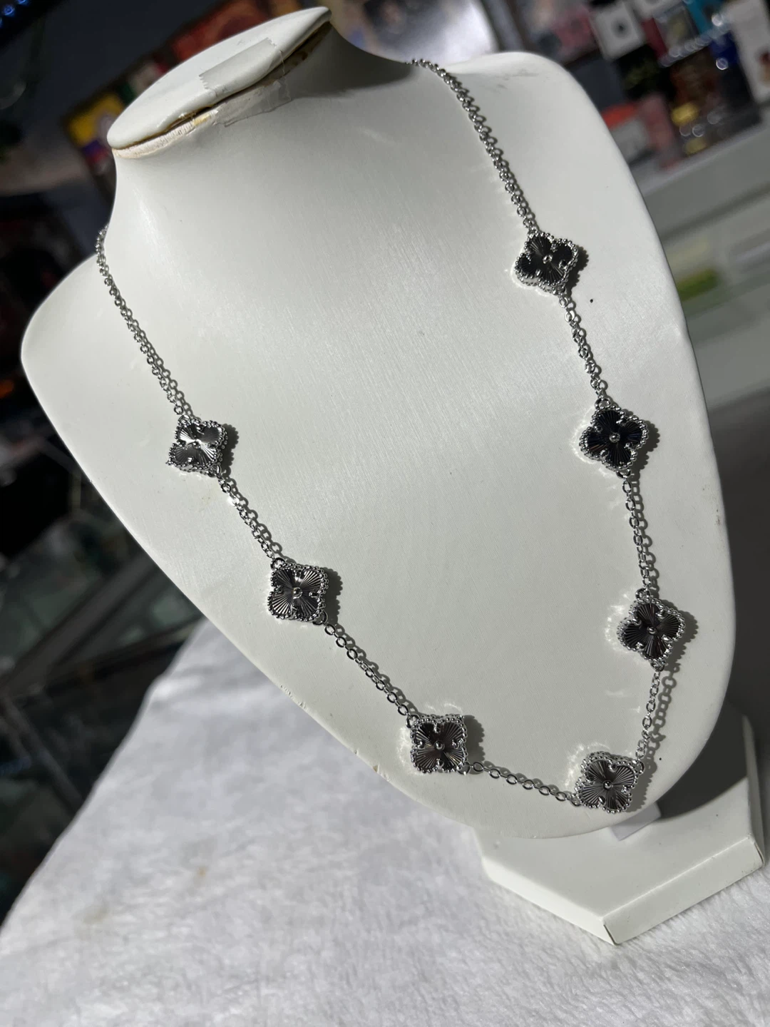 Silver-Tone Clover Motif Necklace - photo 3