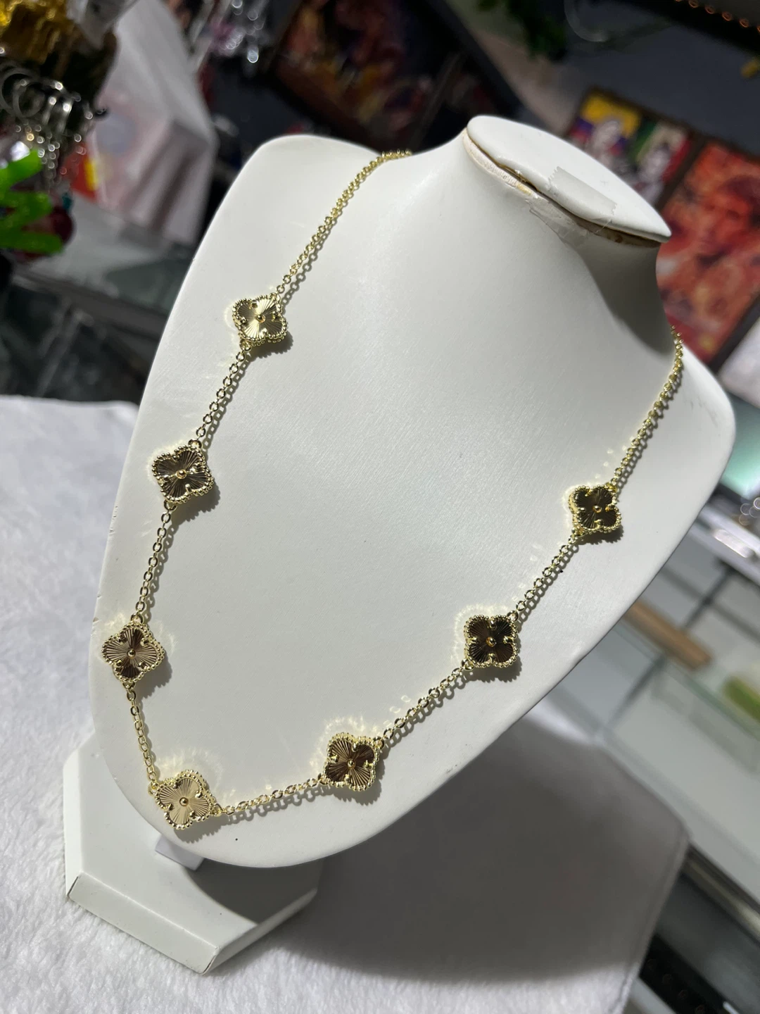 Gold Clover Motif Necklace - photo 2