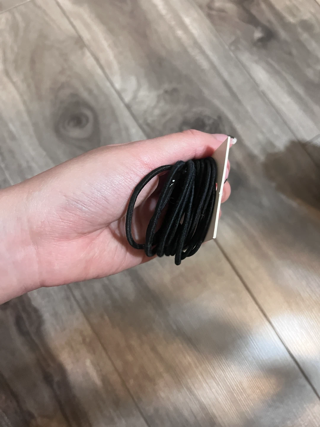 Makeup cushion, nail files and black hair elastic bands - photo 3