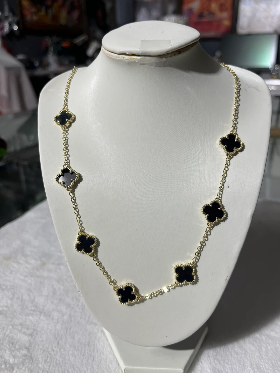 Clover Motif Necklace Gold Tone Black - photo 2