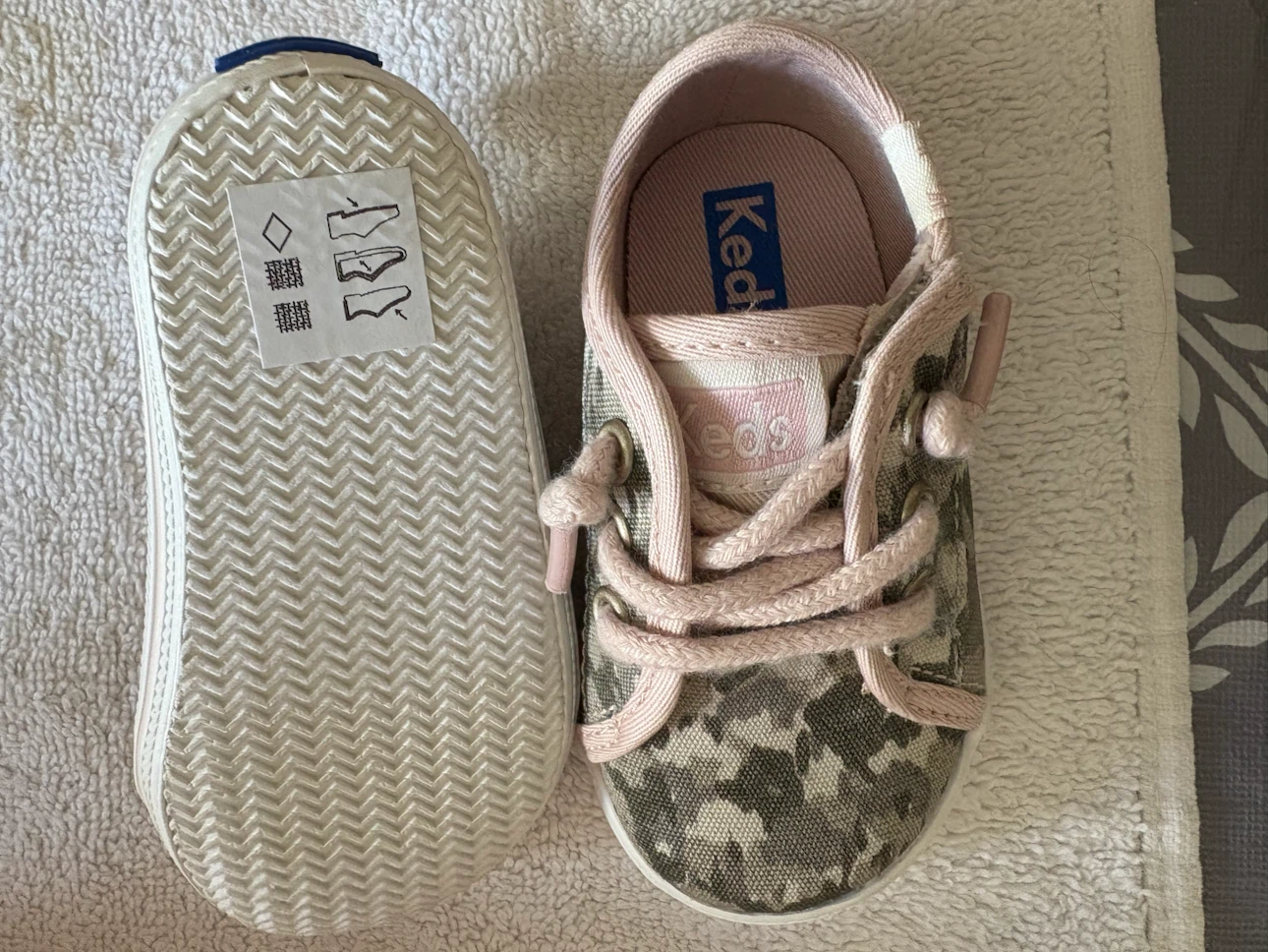 Keds infant Camo Shoes size 2 - photo 2