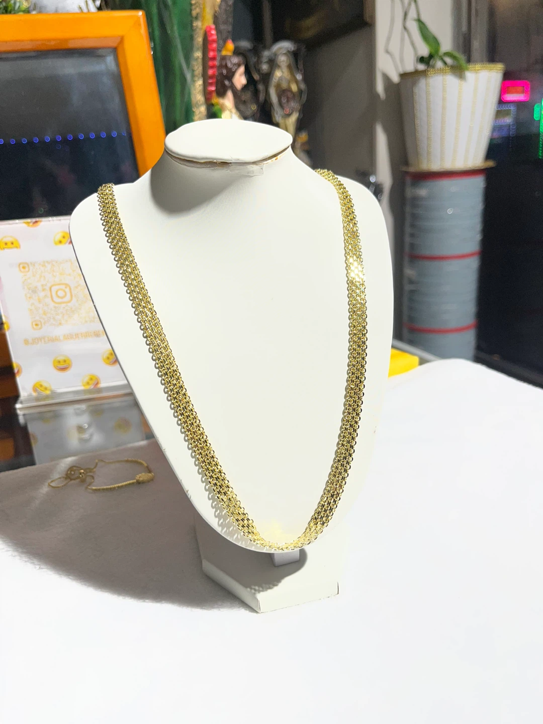 Gold Tone Mesh Chain Necklace