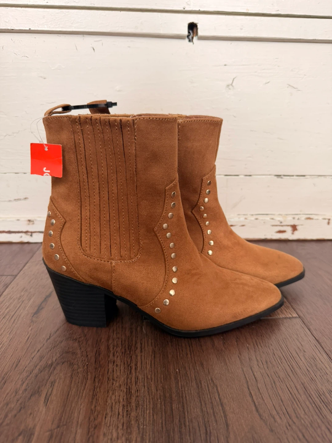 Brand New Tan Studded Ankle Boots (size 7)