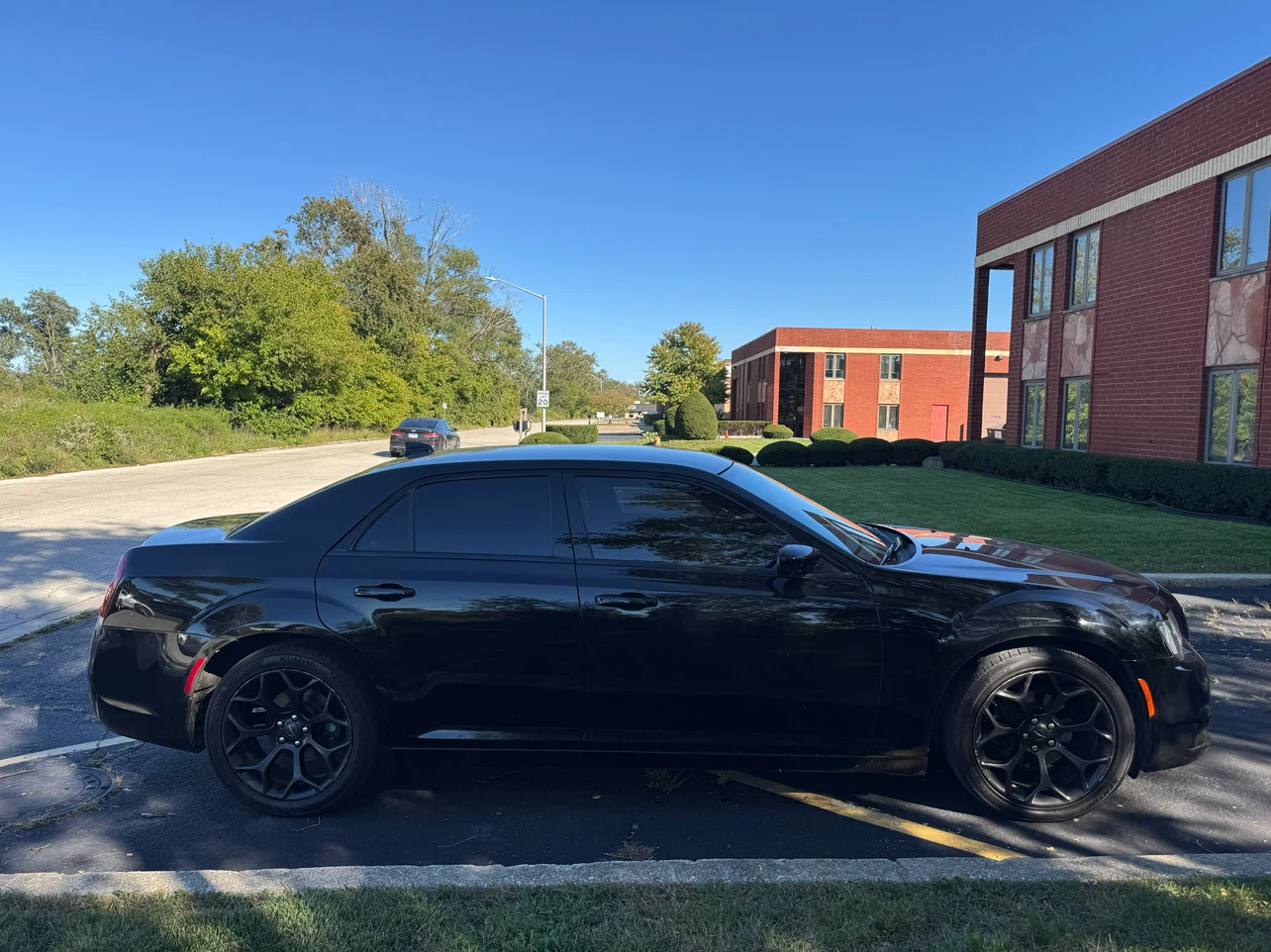 2019 Black Chrysler 300S RWD - photo 2