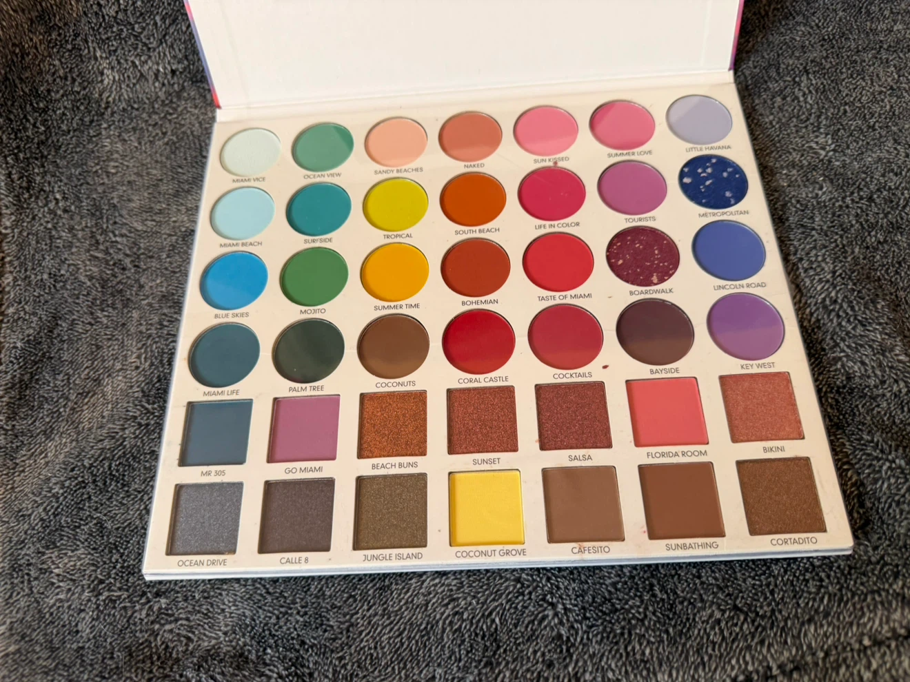 Prolux Miami Eyeshadow Palette