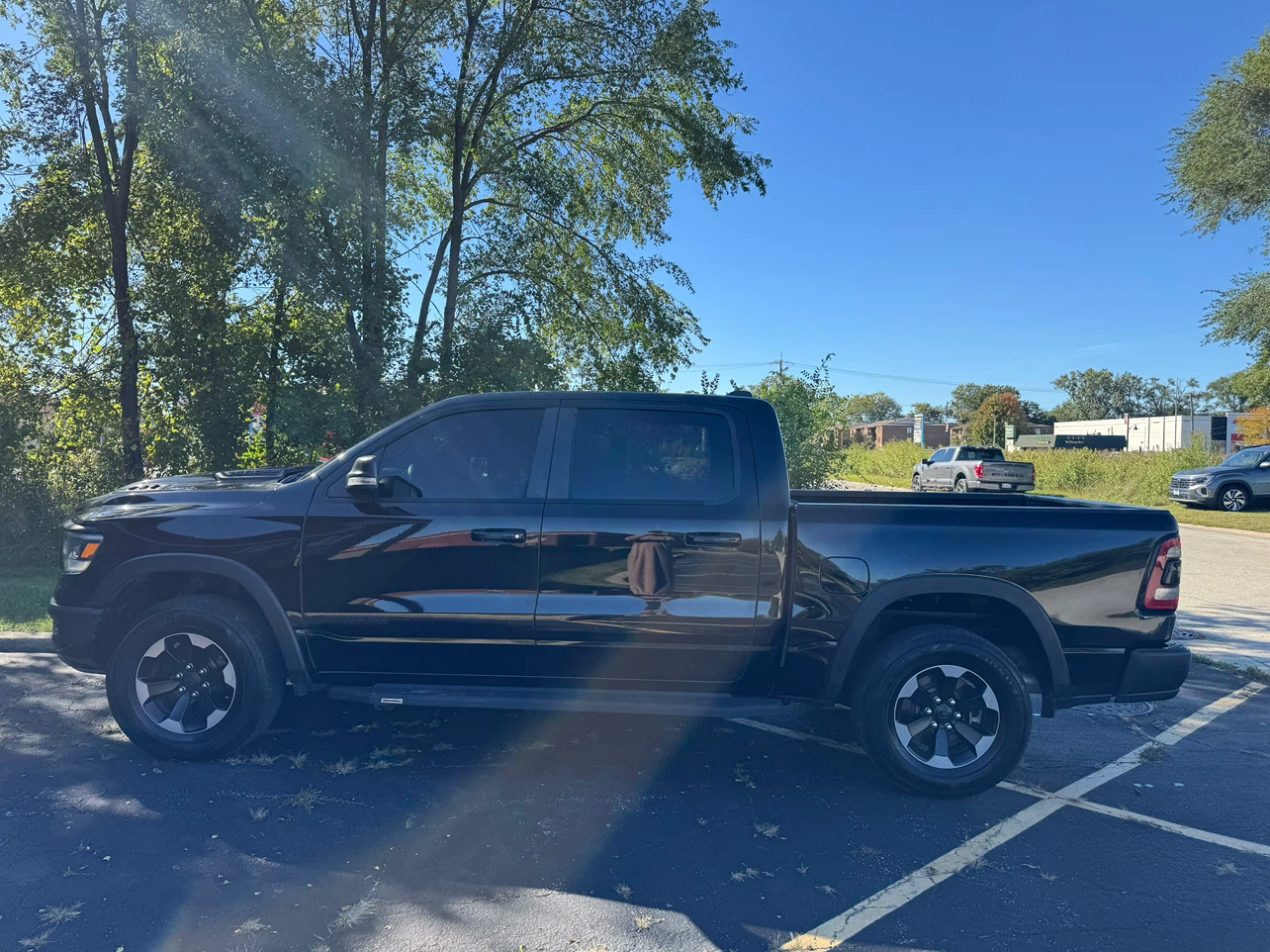 2019 RAM 1500 crew cab 4x4 - photo 2