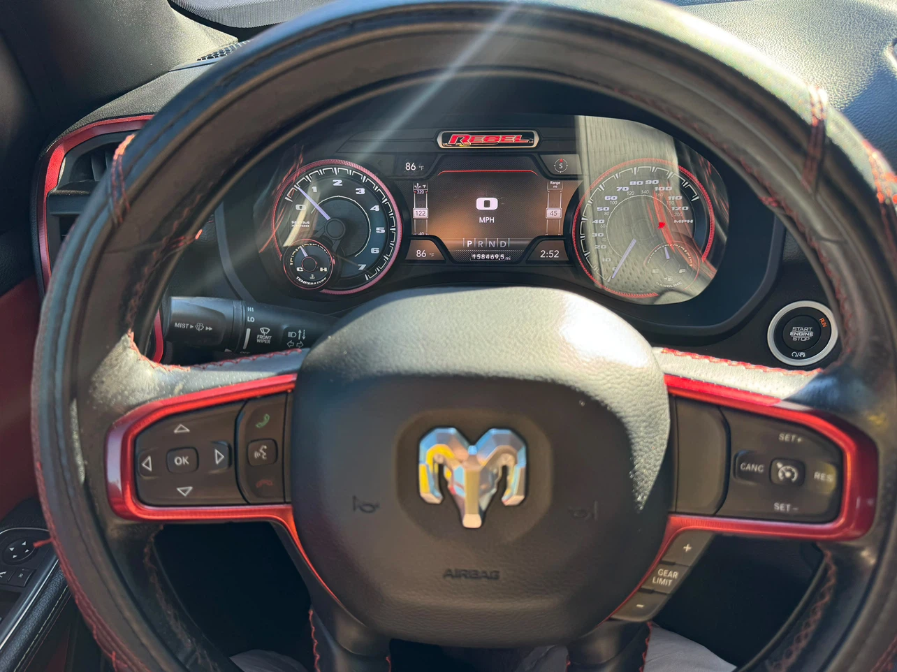 2019 RAM 1500 crew cab 4x4 - photo 5