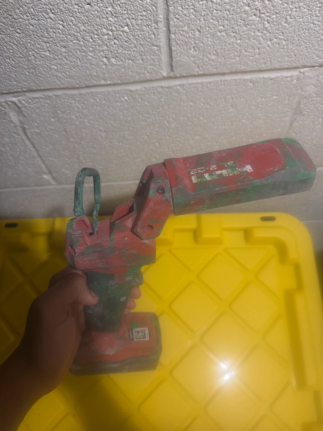 Hilti adjustable head flashlight