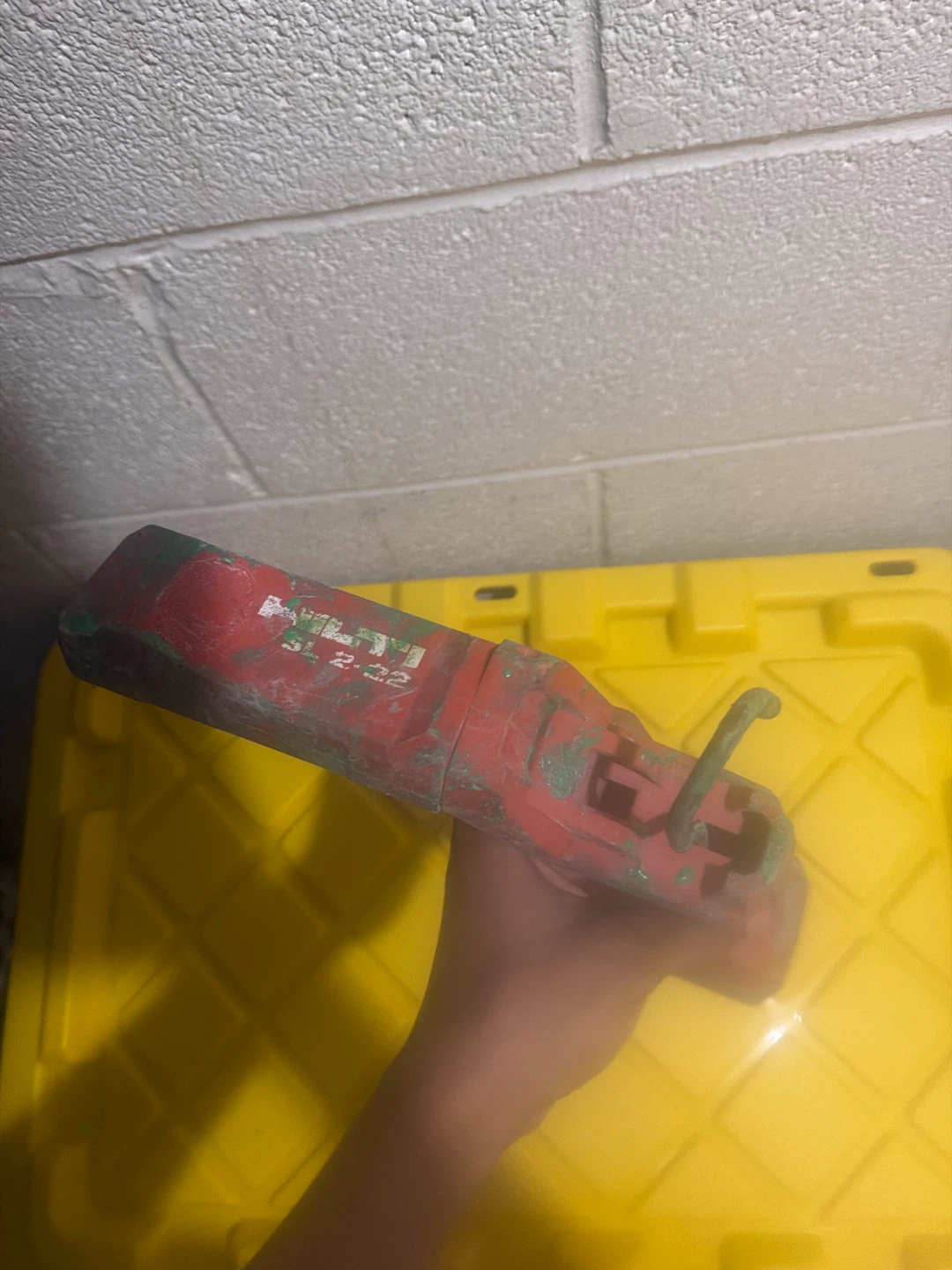 Hilti adjustable head flashlight - photo 2