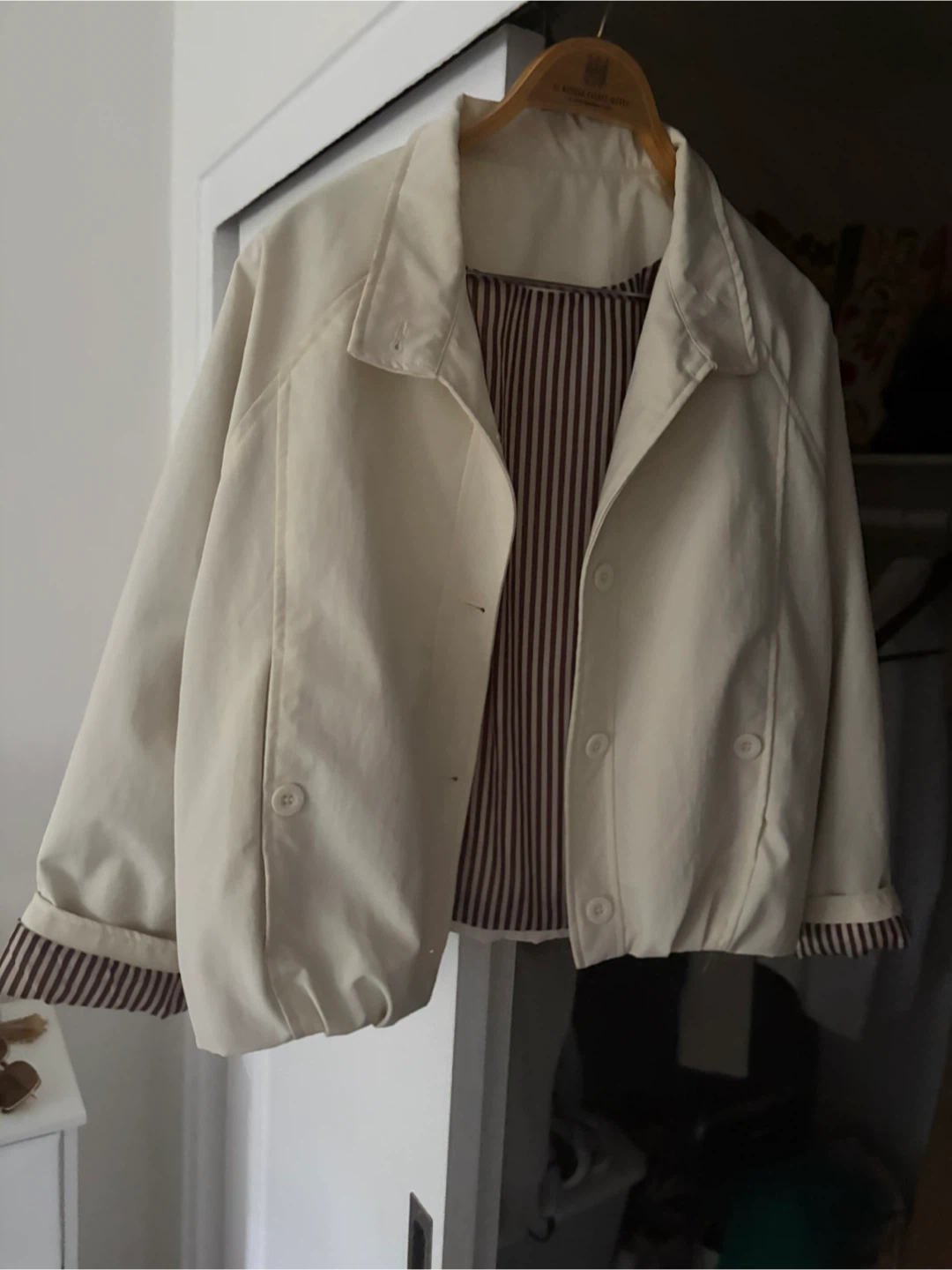 Cream beige jacket lined