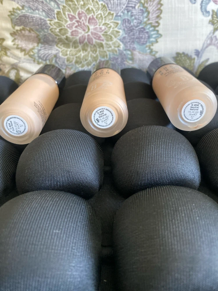 3 Bobbi Brown Weightless Skin Foundation Bottles - photo 2