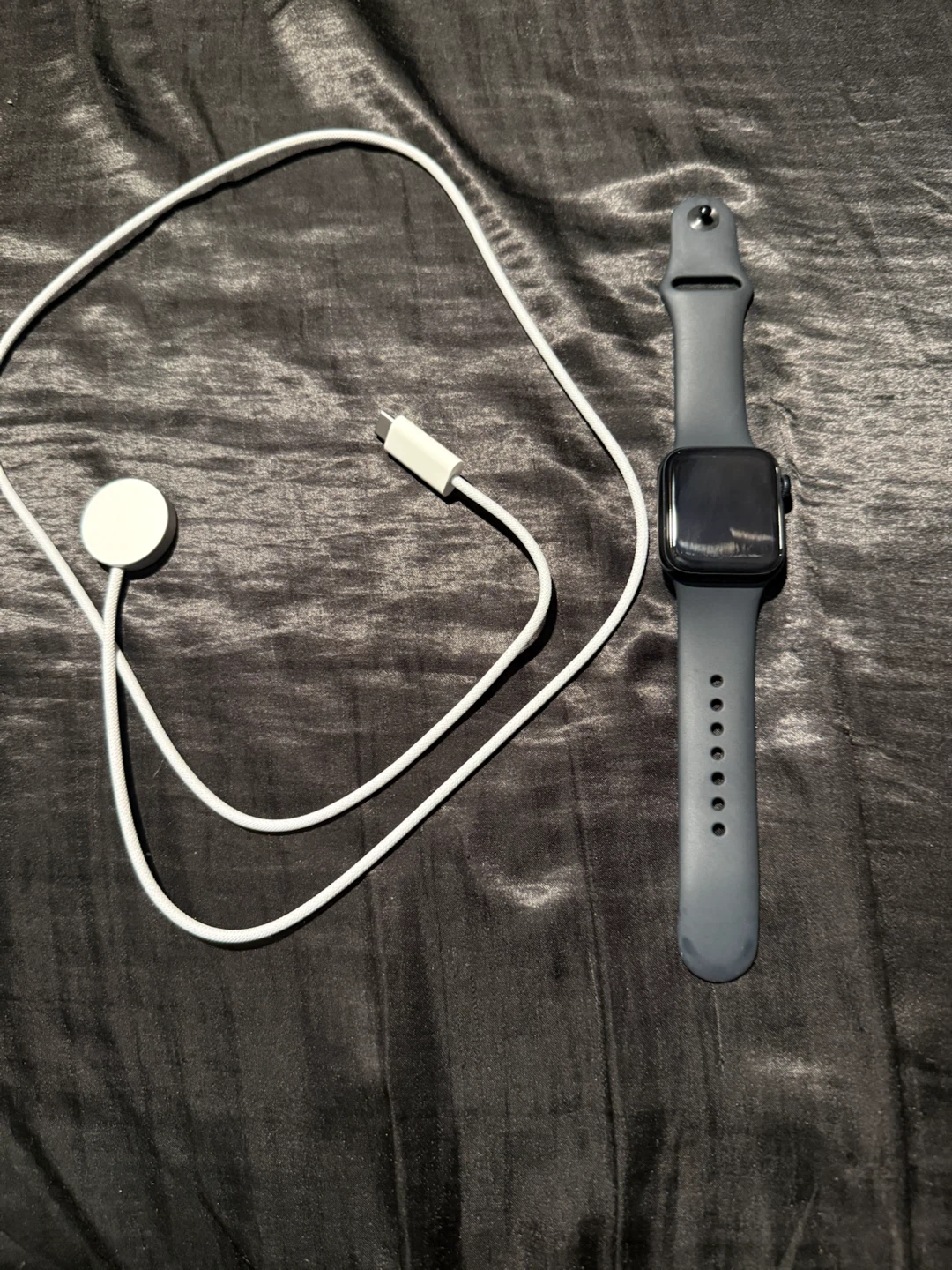 Apple Watch SE 3rd Gen 40MM With Charger
