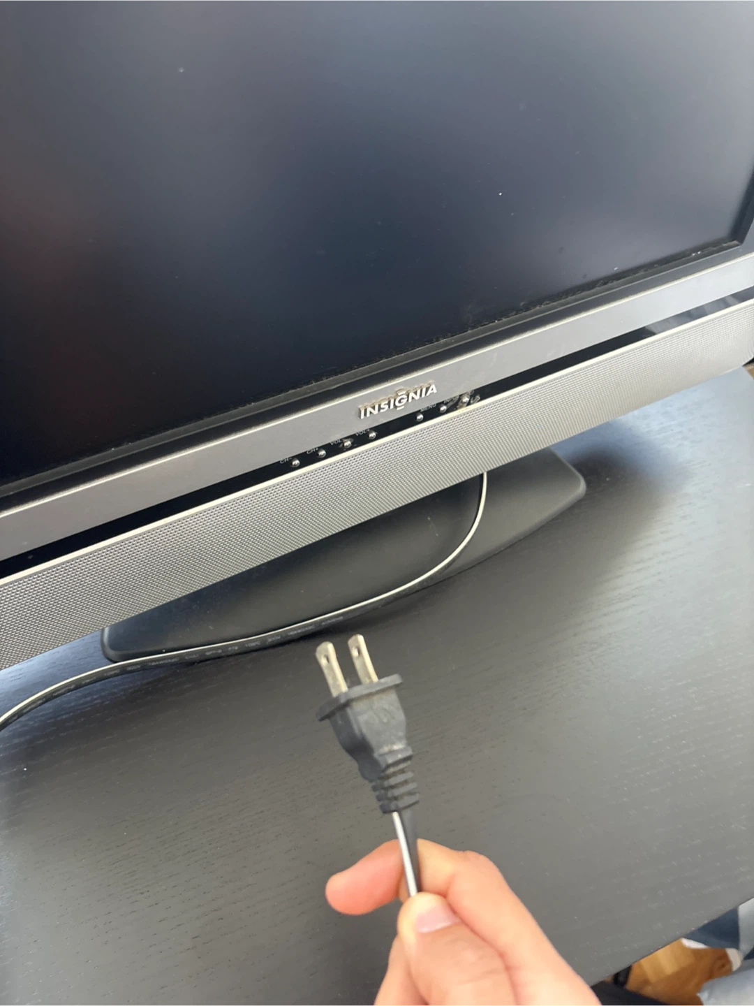 Insignia 19-inch LCD Television - photo 5