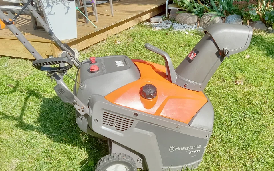 Husqvarna ST 131 Single-Stage Snow Blower - photo 3
