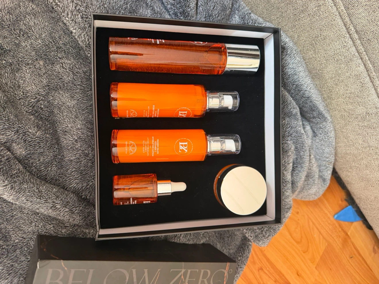 Below Zero Frozen Glow Vitamin C Skin Rejuvenation Set - photo 2