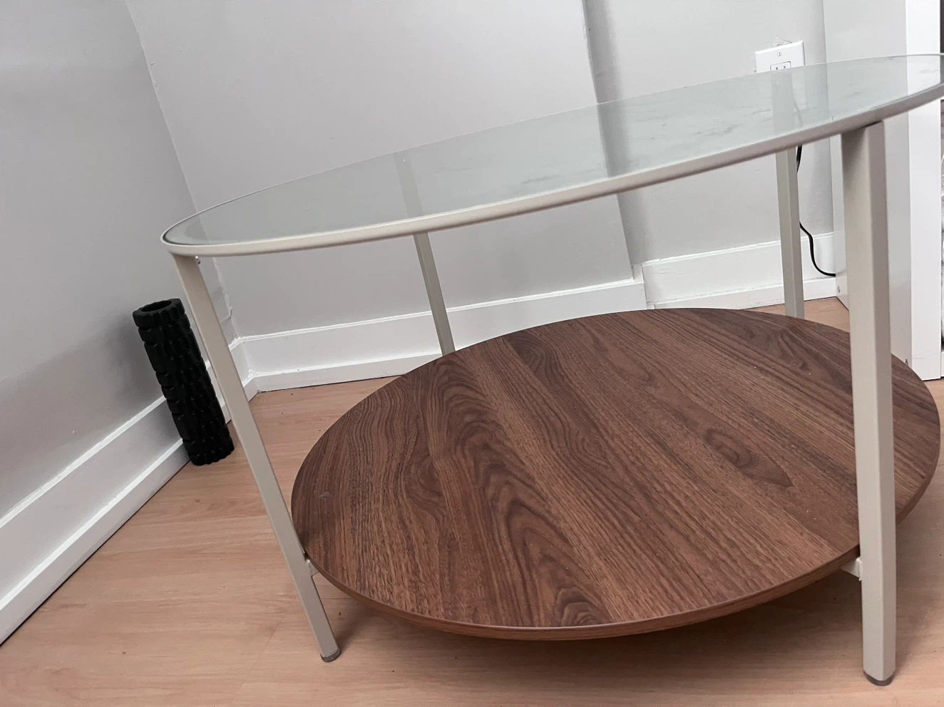 Round glass coffee table with wood shelf - photo 3