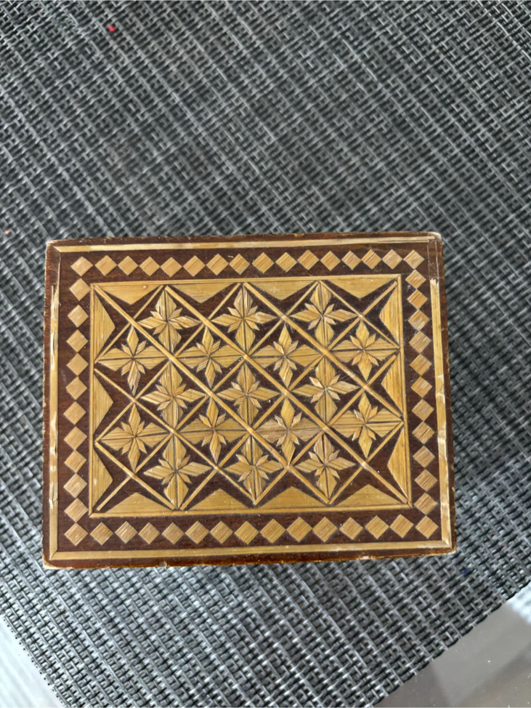 Vintage wooden box 10x8 cm