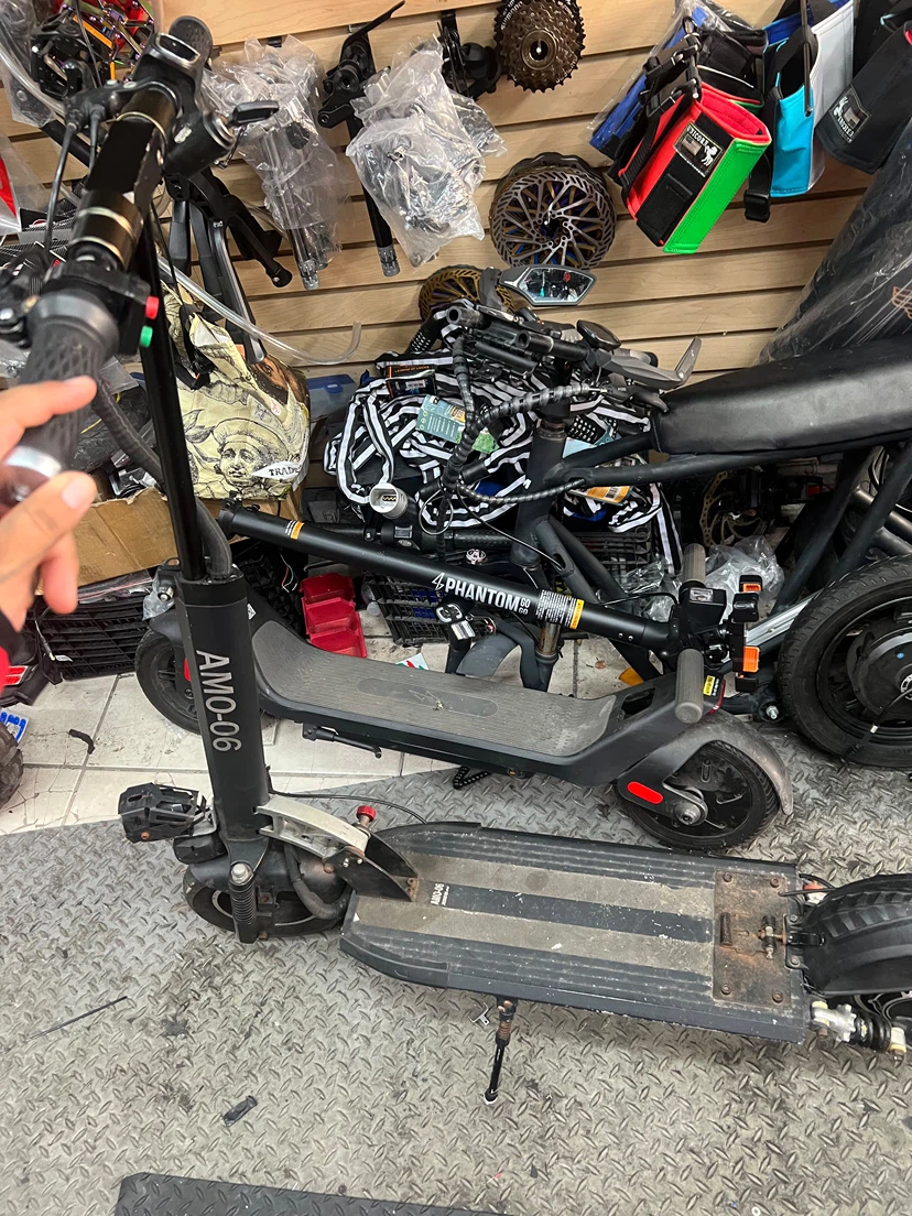 AMO-06 Electric Scooter - photo 2