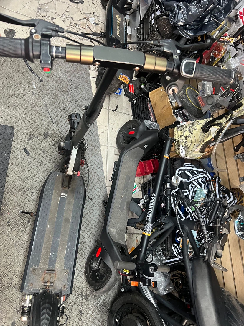 AMO-06 Electric Scooter - photo 3