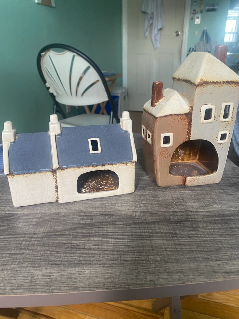 Set of Two Ceramic House Tealight Holders - photo 2