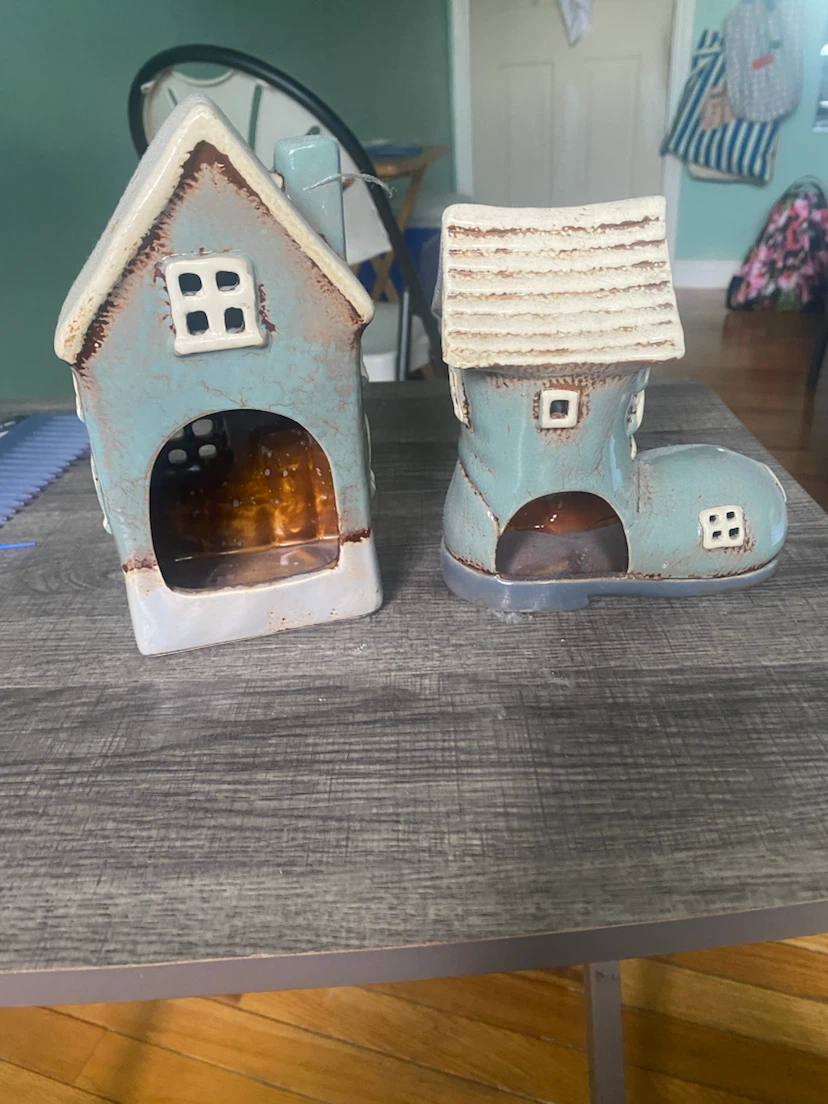 Set of Two Ceramic House Tealight Holders - photo 2