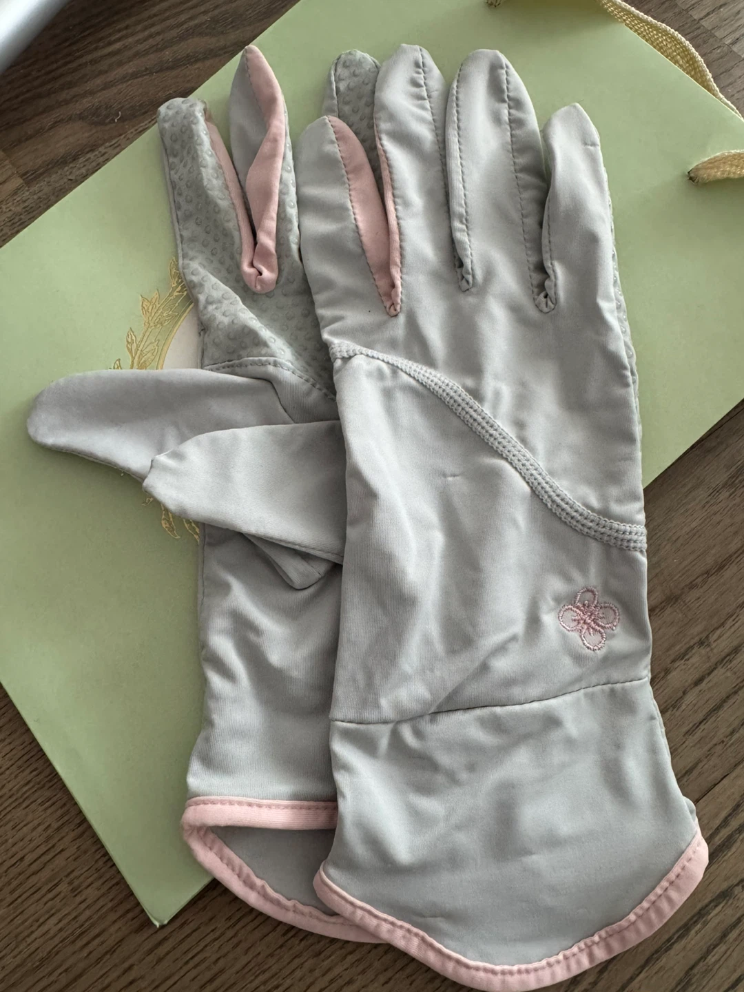 S- Golf gloves / Driving Gloves Pink Accents
